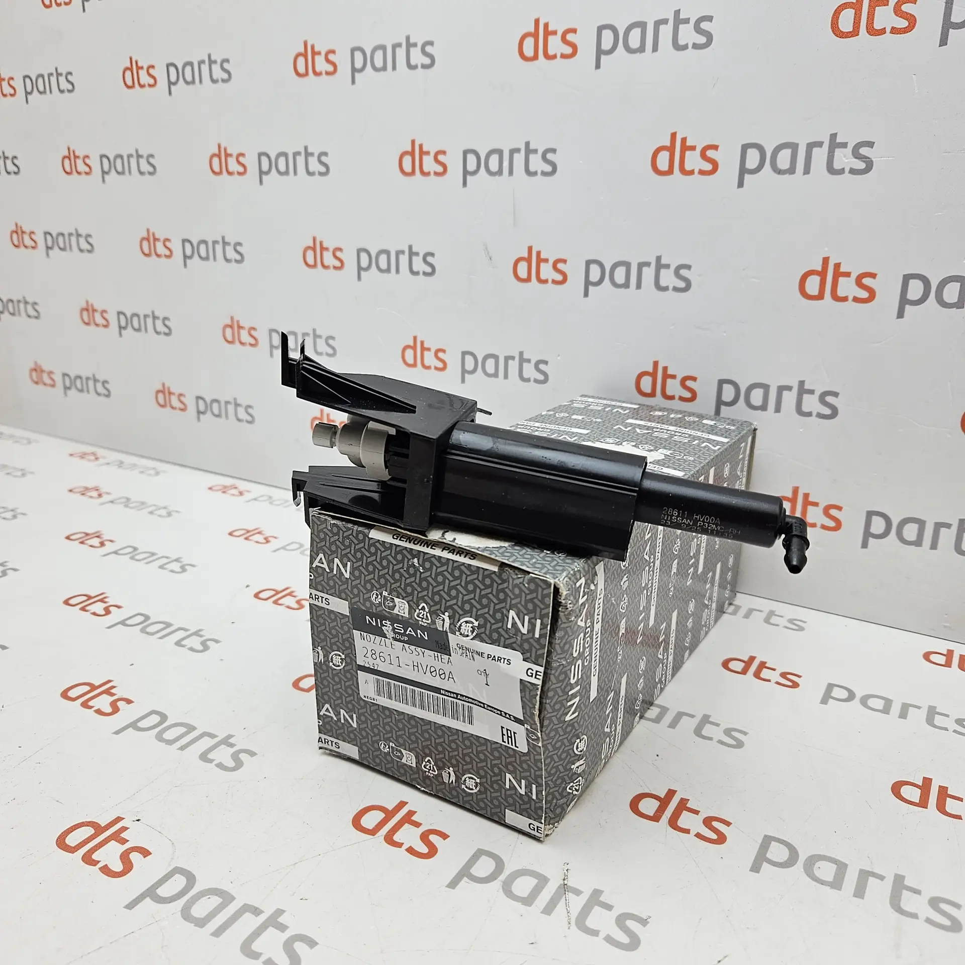 OEM Nissan 28611HV00A – Right headlight washer nozzle