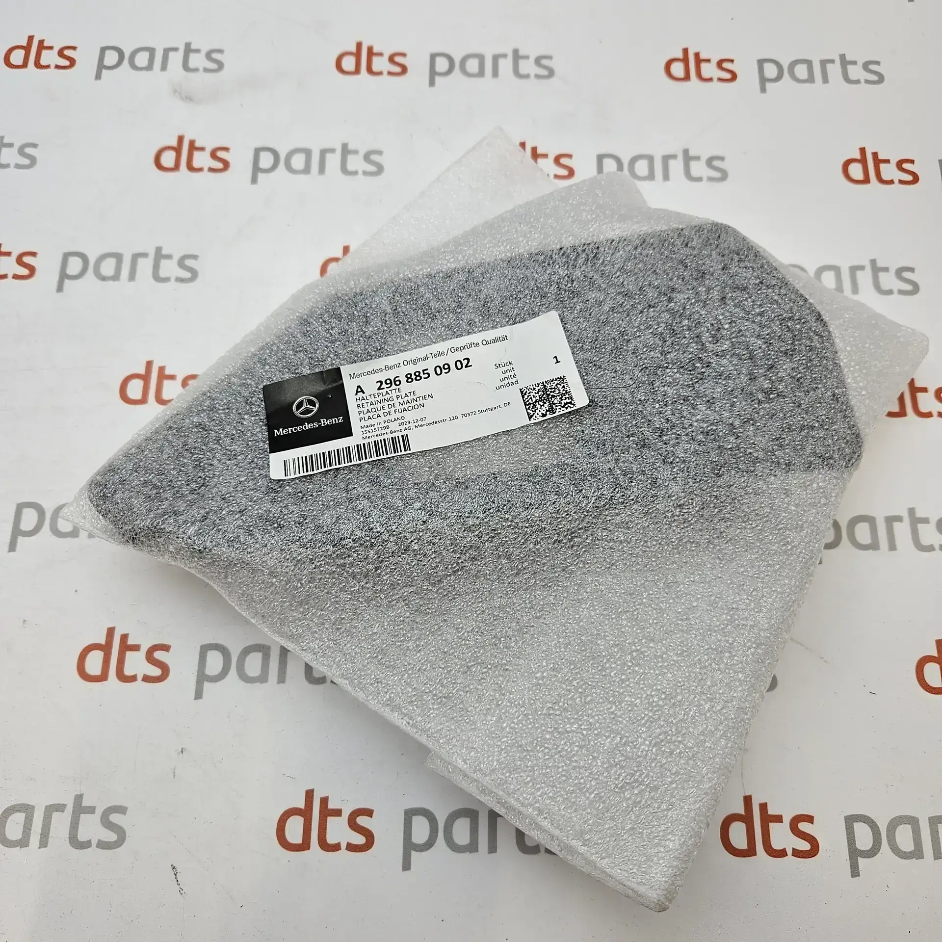 OEM Mercedes 2968850902 – Bumper bracket