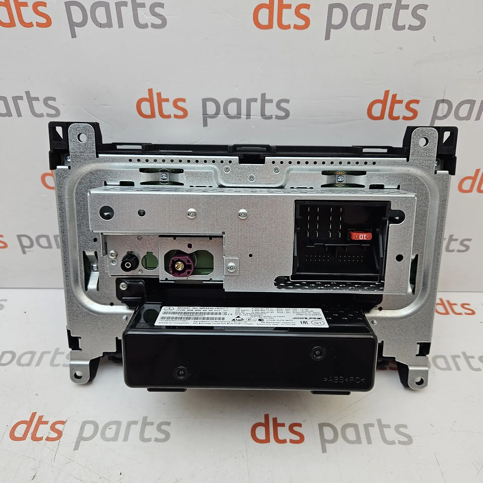 OEM VAG 2E0057163K – Dashboard radio head unit multimedia player
