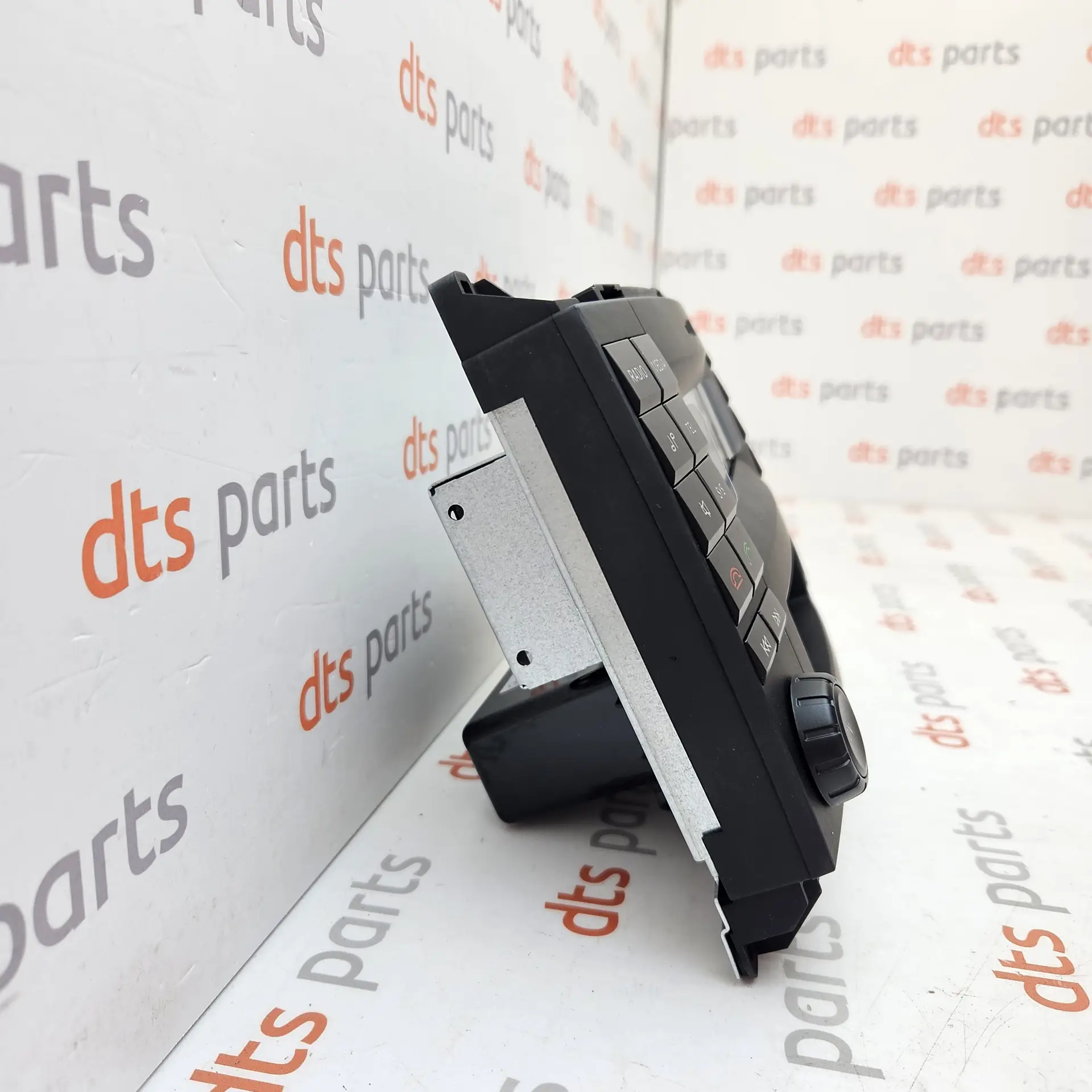OEM VAG 2E0057163K – Dashboard radio head unit multimedia player