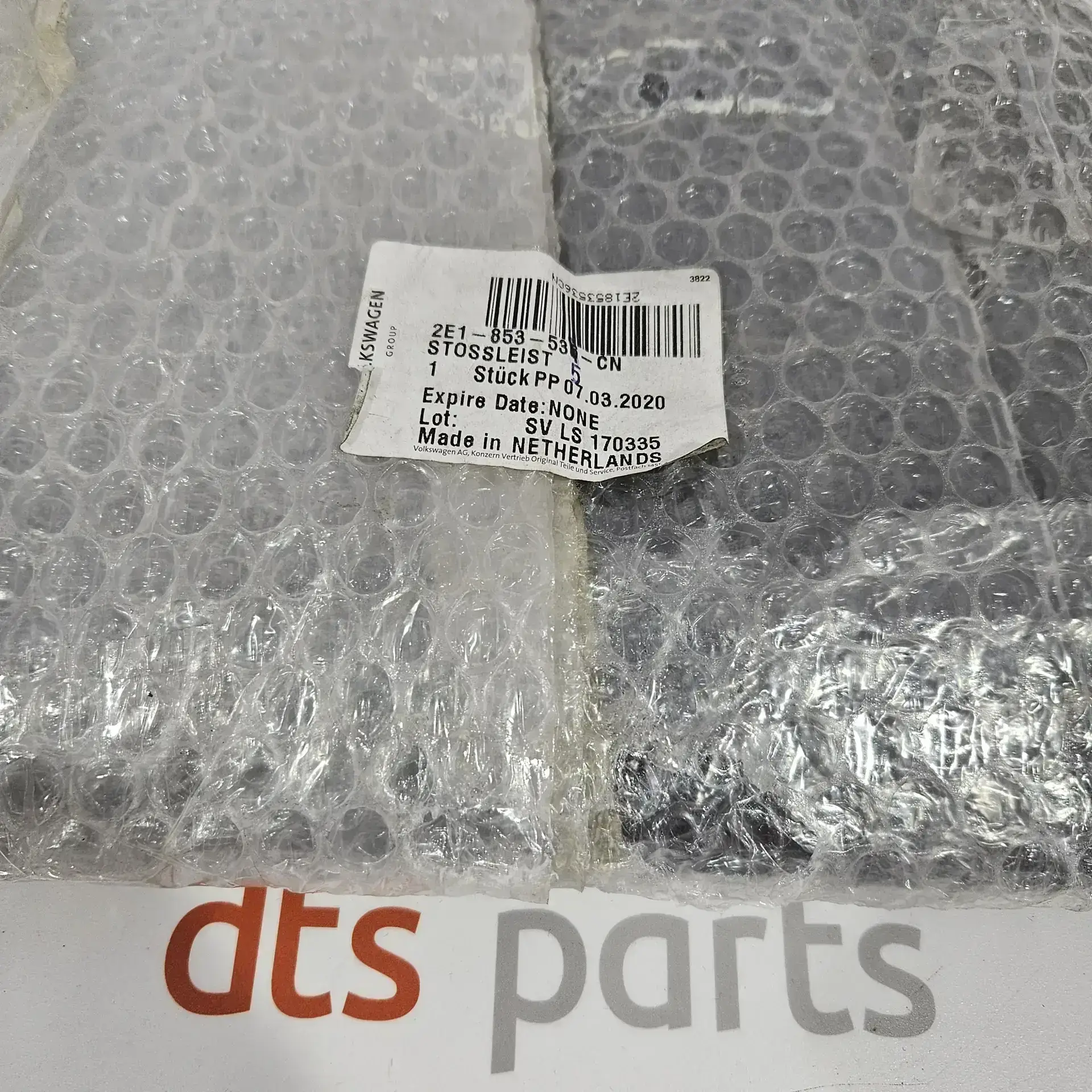 OEM VAG 2E1853535CN – Rear left trim moulding