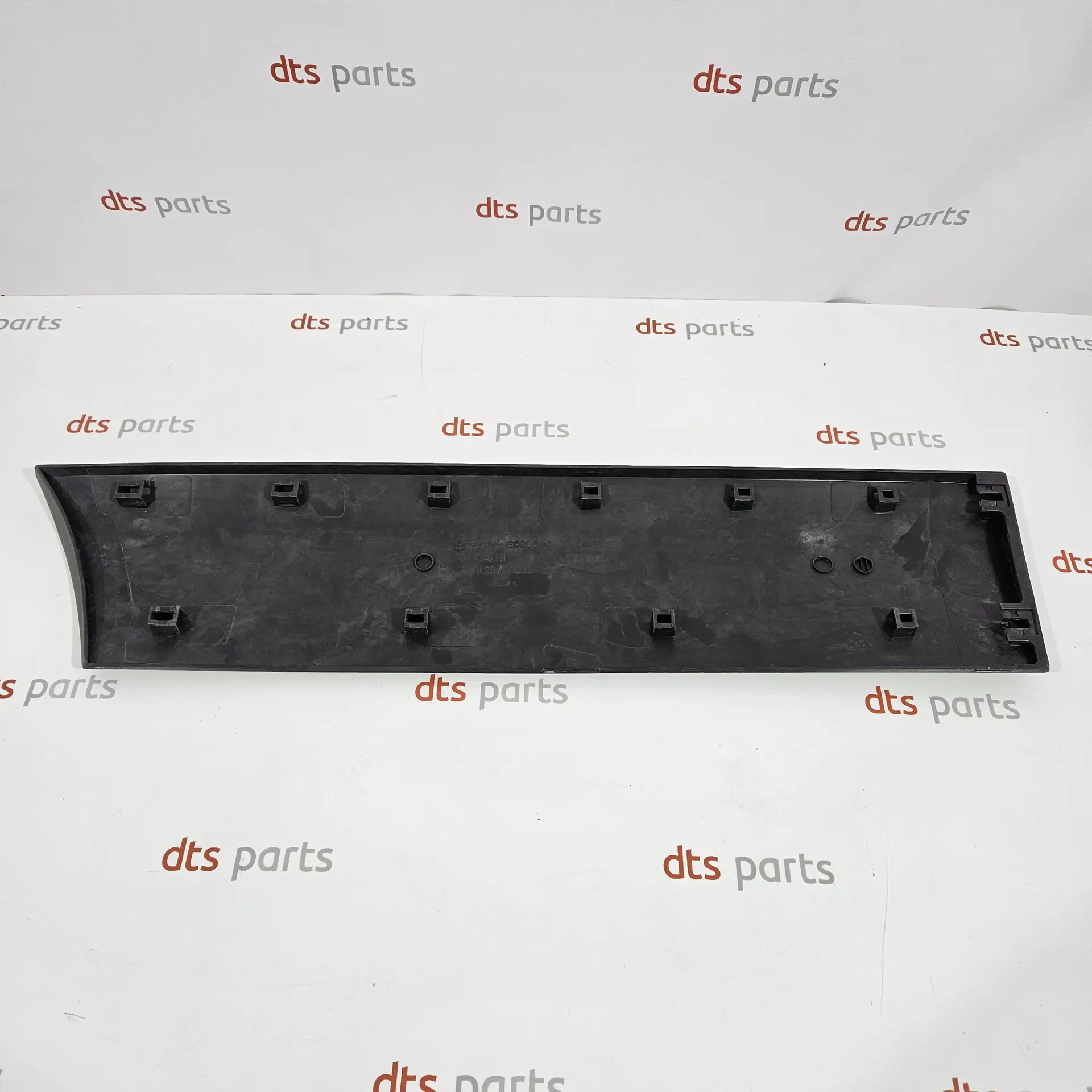 OEM VAG 2E1853536DA – Front right door trim strip