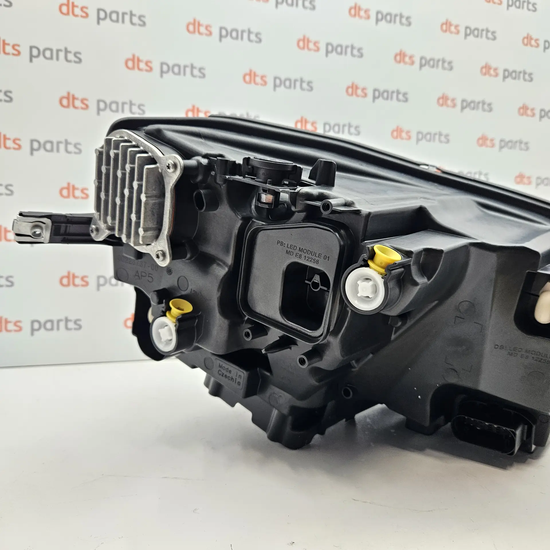 OEM Volkswagen 2G7941077 – Front, left LED headlight