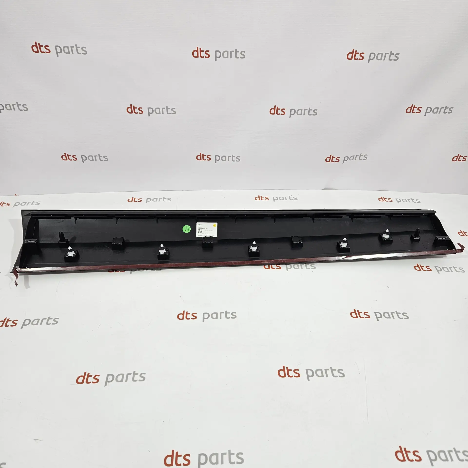 OEM VAG 2GA854940AE9B9 – Front right door moulding