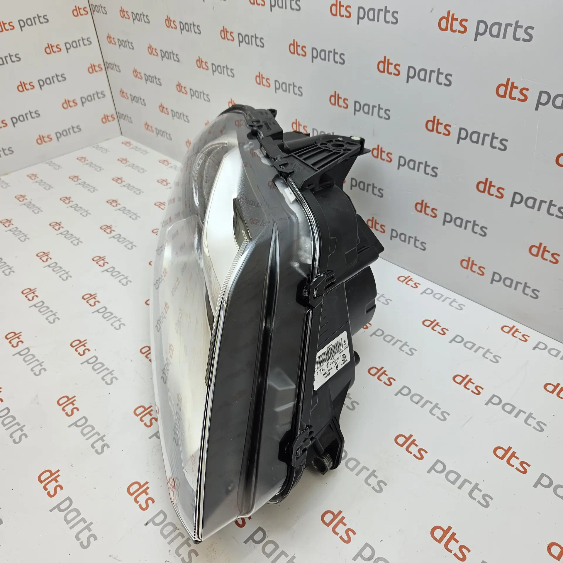 OEM Volkswagen 2H1941016AA – Front main headlight halogen assembly right-hand side