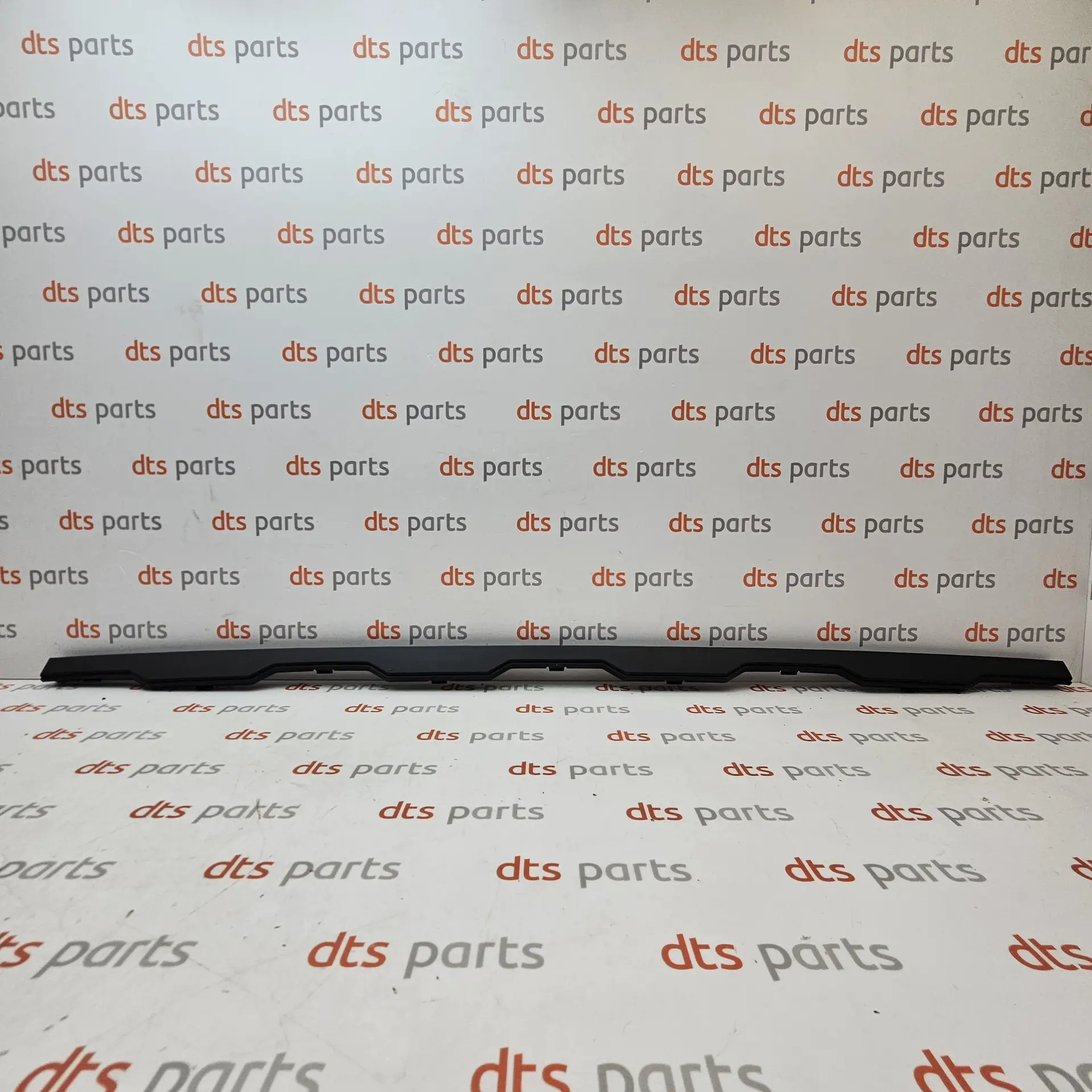 OEM VW 2HH8059029B9 – Front Bumper Spoiler / Center Lower Lip