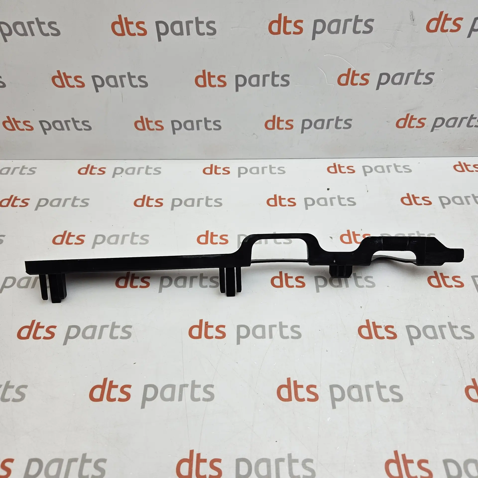 OEM VW 2N0121283B – Left Lower Air Guide / Air Duct to Coolant System