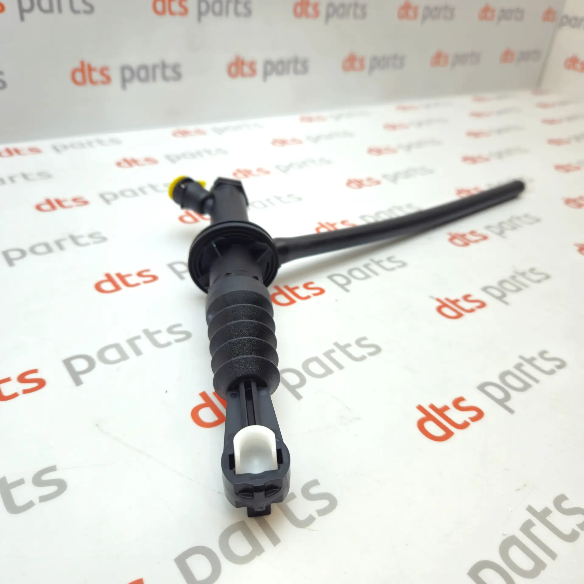 OEM Renault 306105241R – Clutch master cylinder