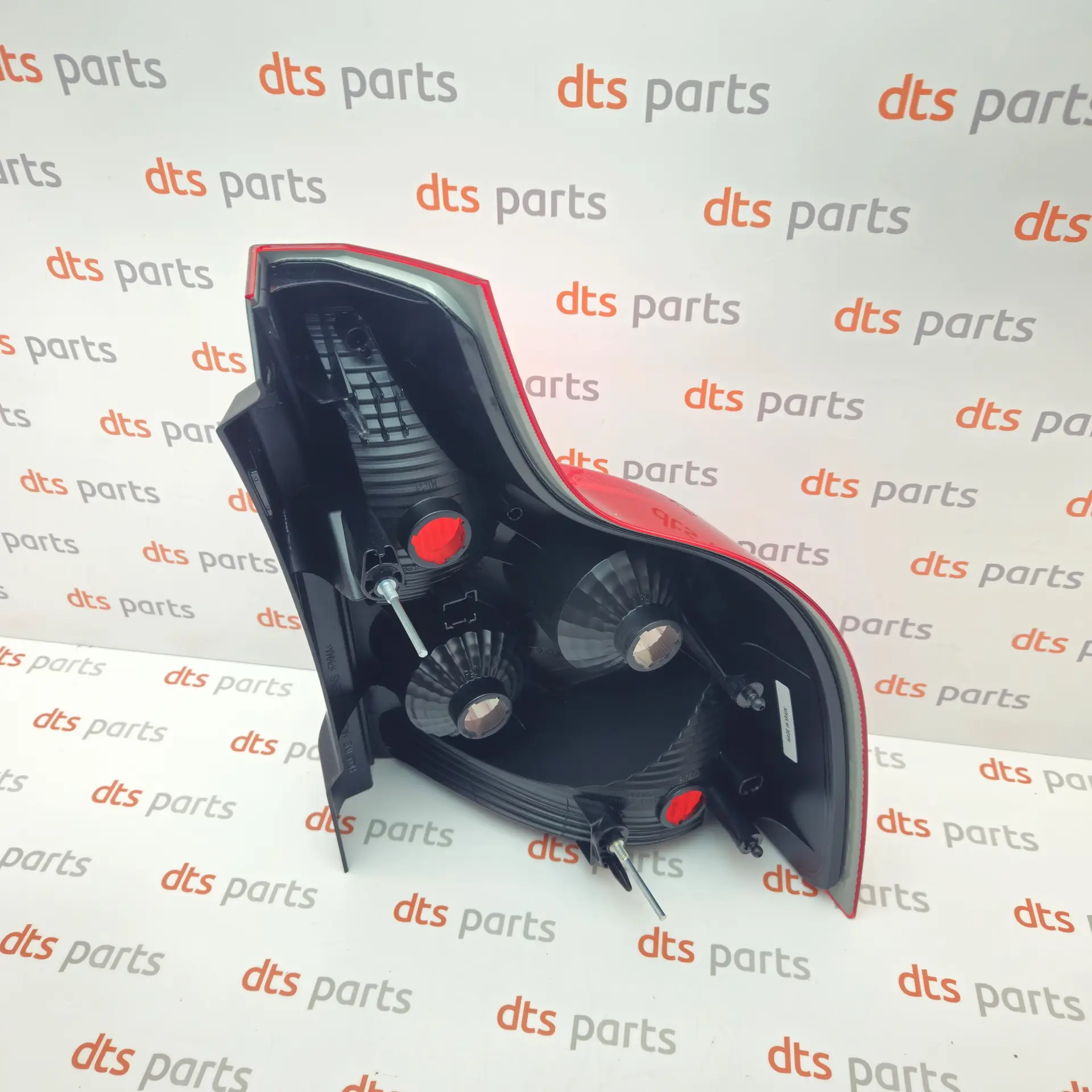 OEM Volvo 30612811 – Combination taillight left lower