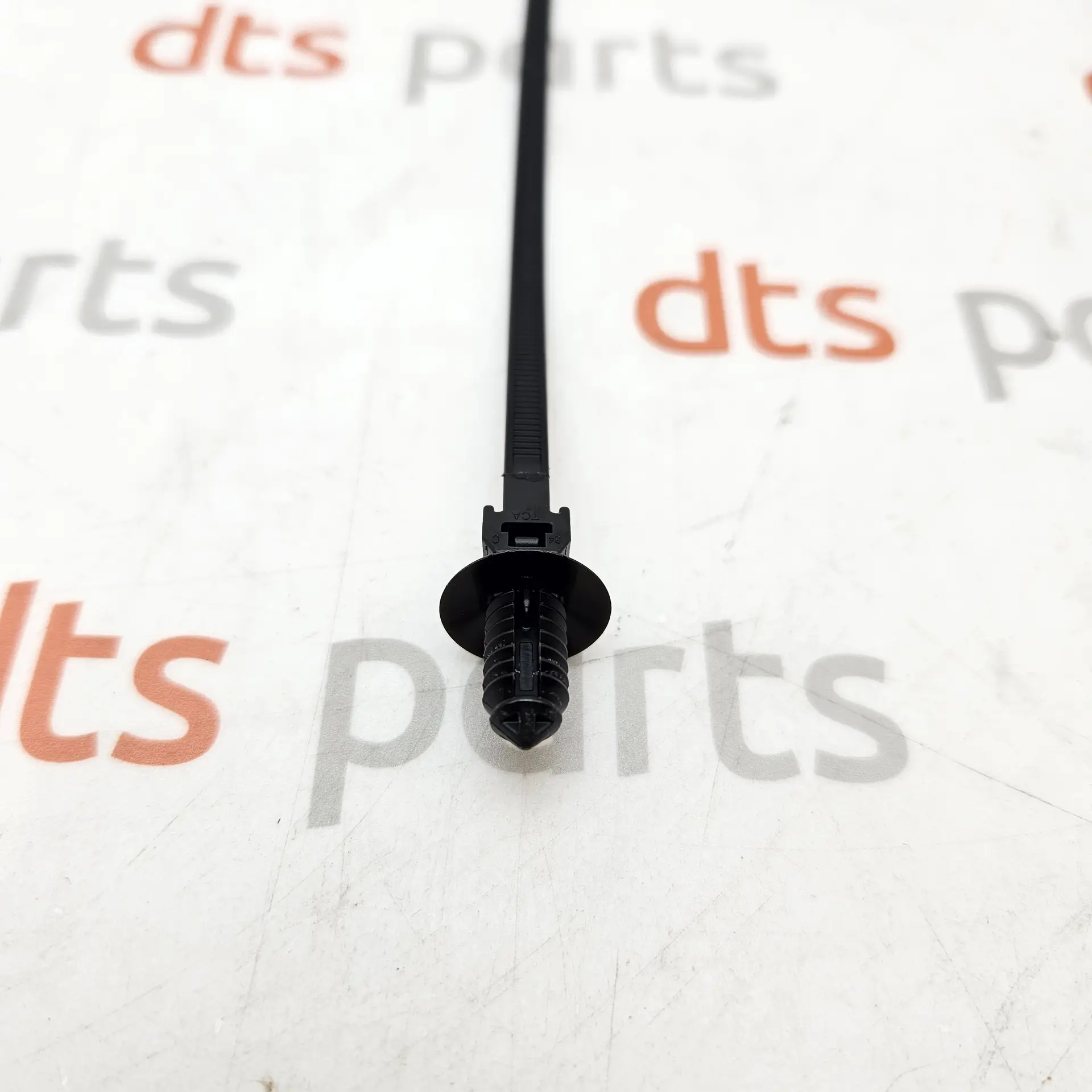 OEM Volvo 30640875 – Cable tie clip