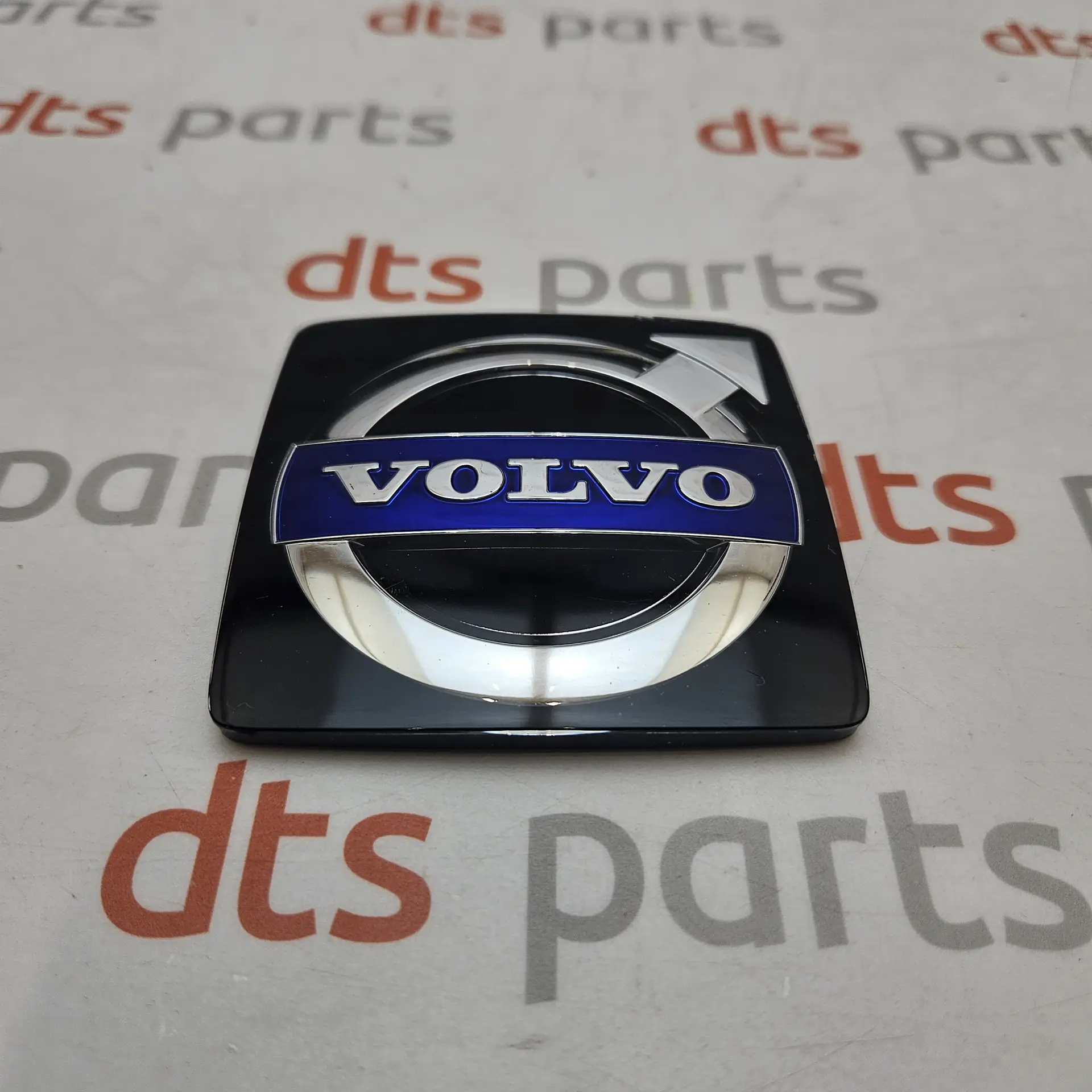VOLVO 30655104