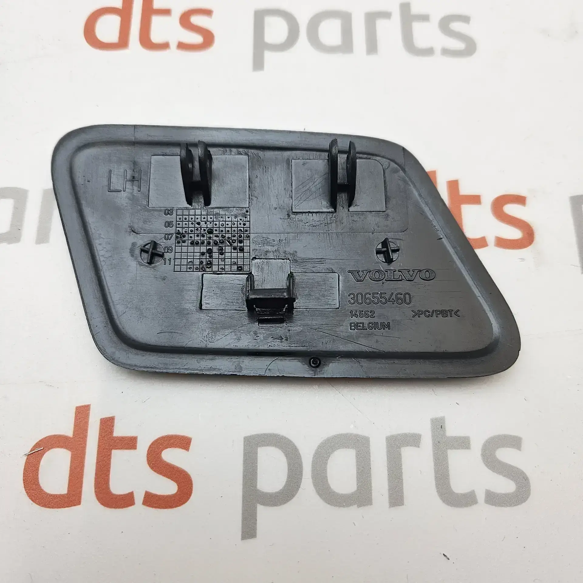 OEM Volvo 30655460 – Driver Headlight Washer Cap