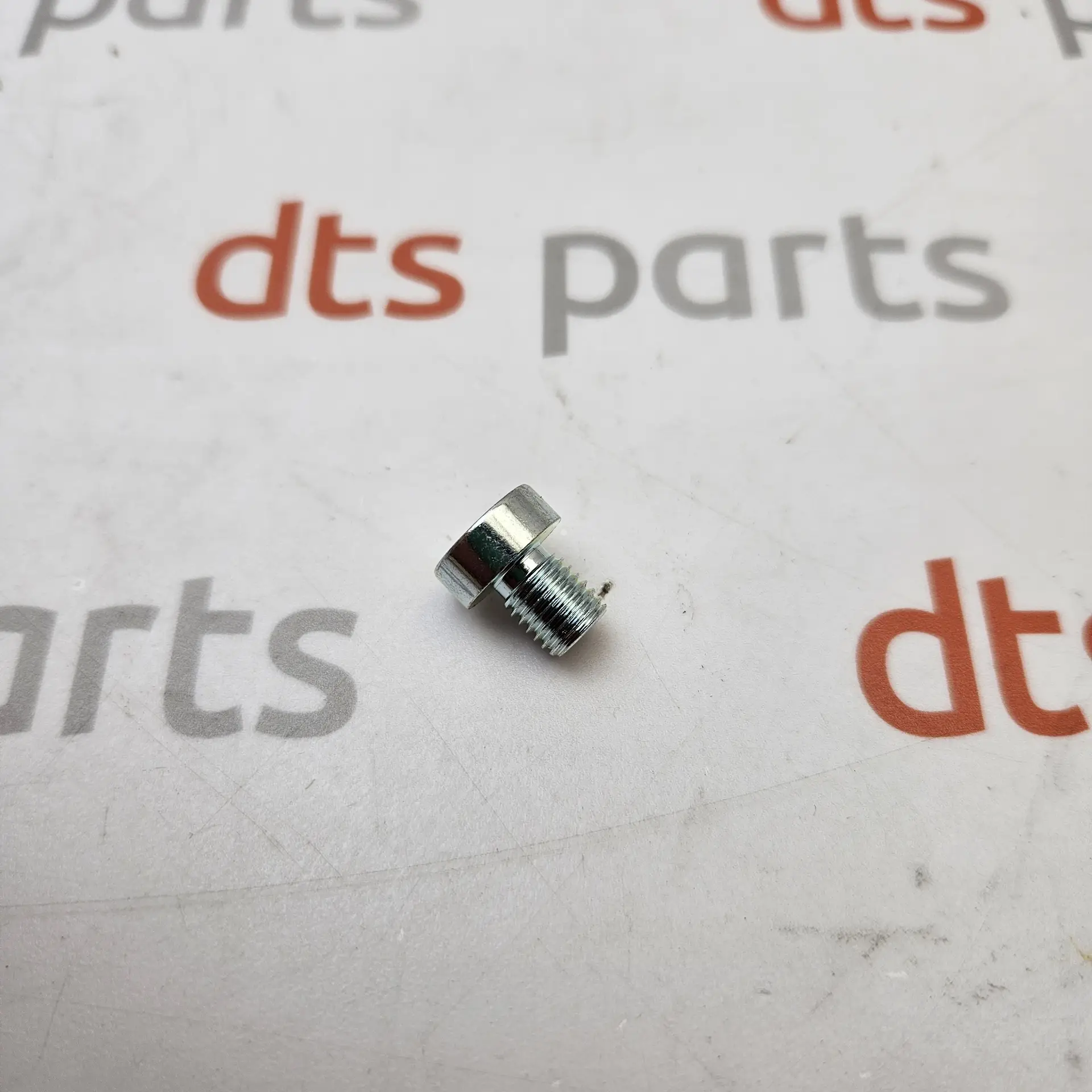 OEM Volvo 30713219 – Automatic transmission fluid drain screw plug