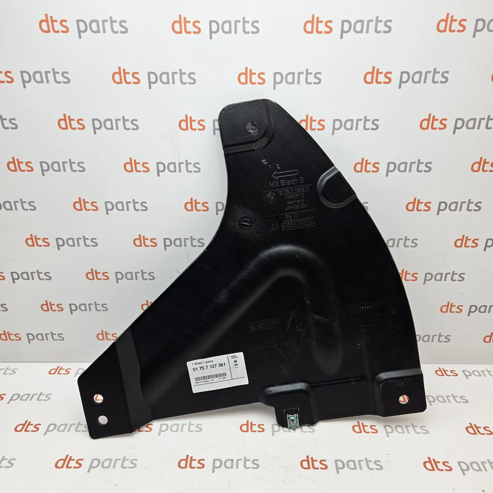 OEM Volvo 30763433 – Bumper mounting bracket