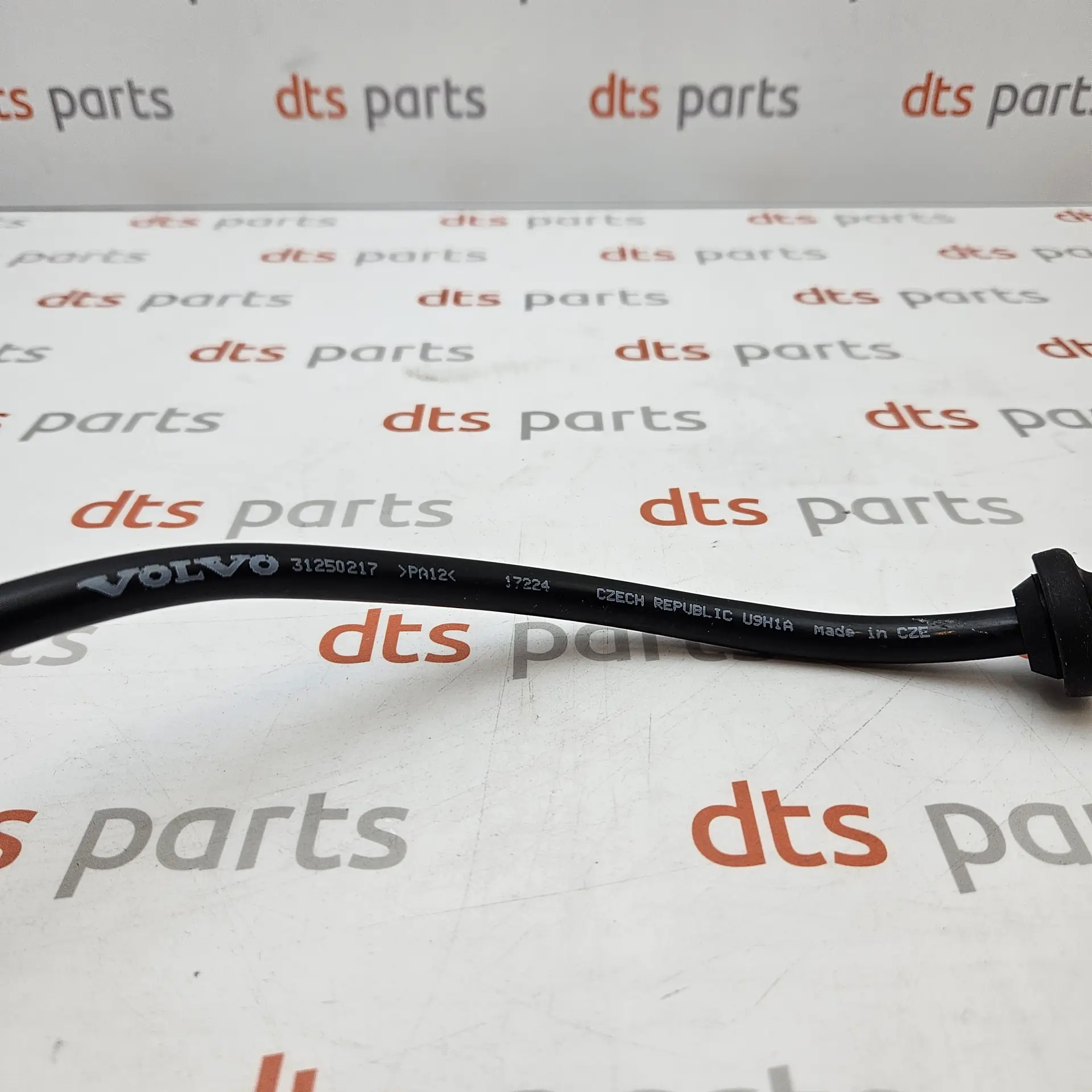 OEM Volvo 30779879 – Engine bonnet release cable