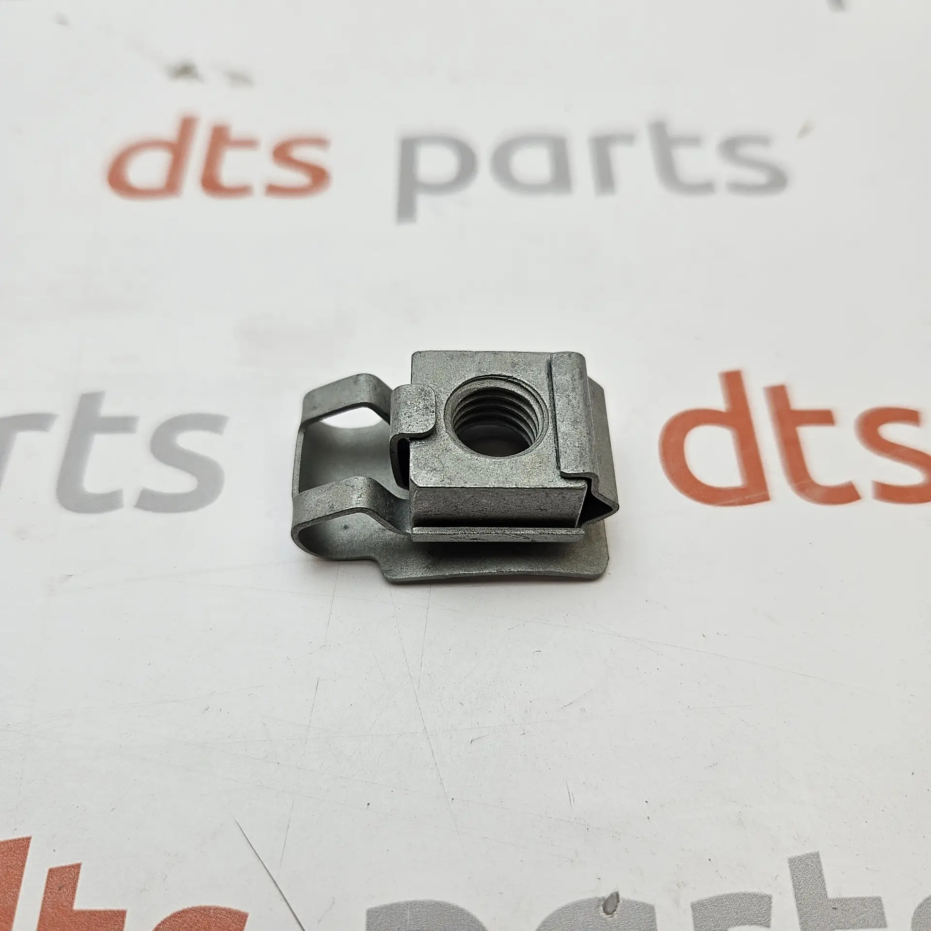 OEM BMW 31106779393 – Speed Nut (Plug-In / Clip Nut - M10)