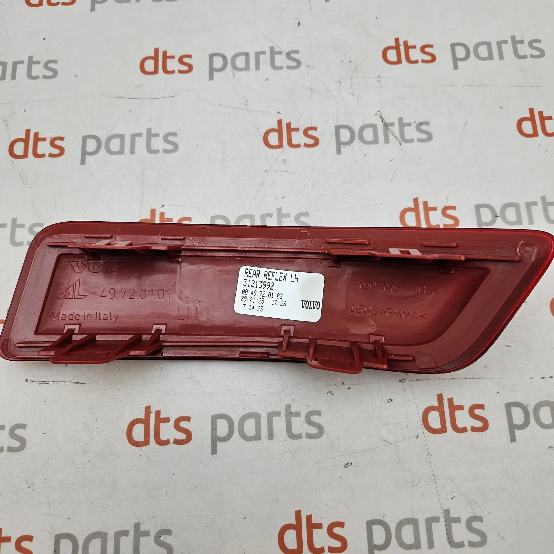 OEM Volvo 31213992 – Rear left bumper reflector