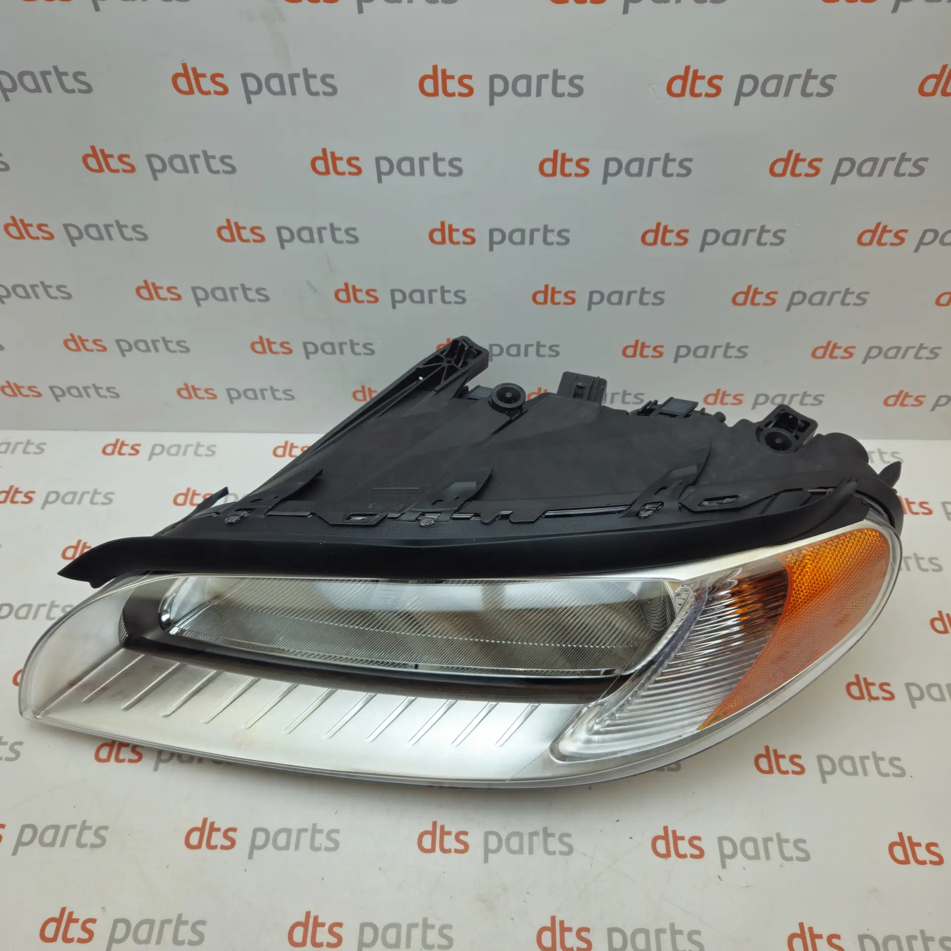 OEM Volvo 31214351 – Left headlight