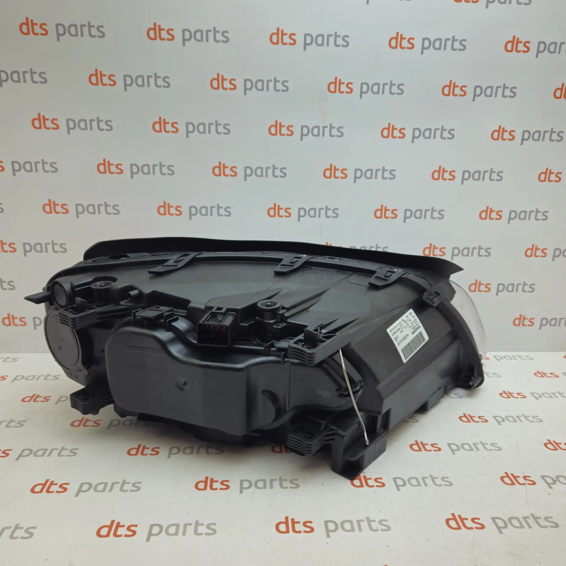 OEM Volvo 31214351 – Left headlight