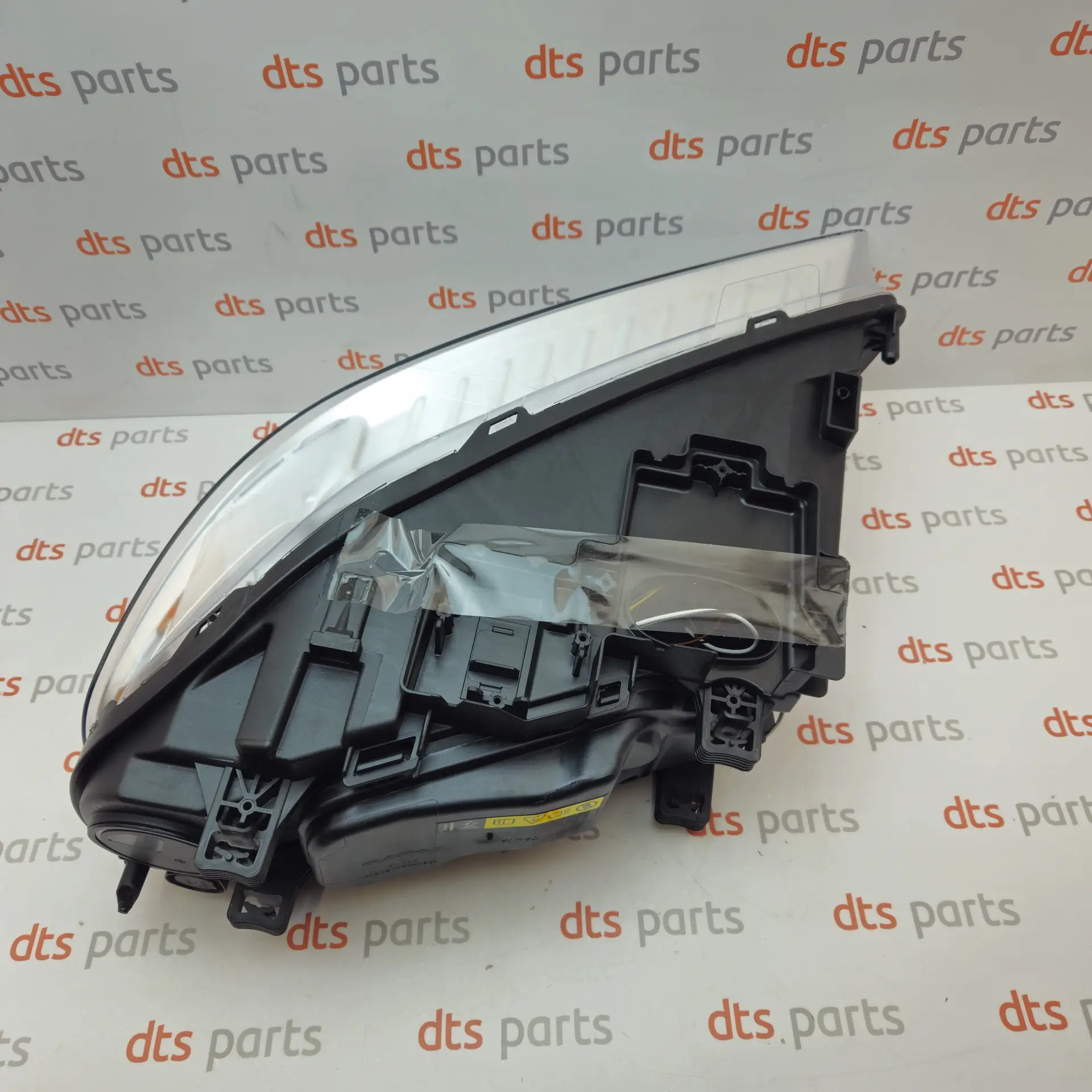 OEM Volvo 31214416 – Front right headlight