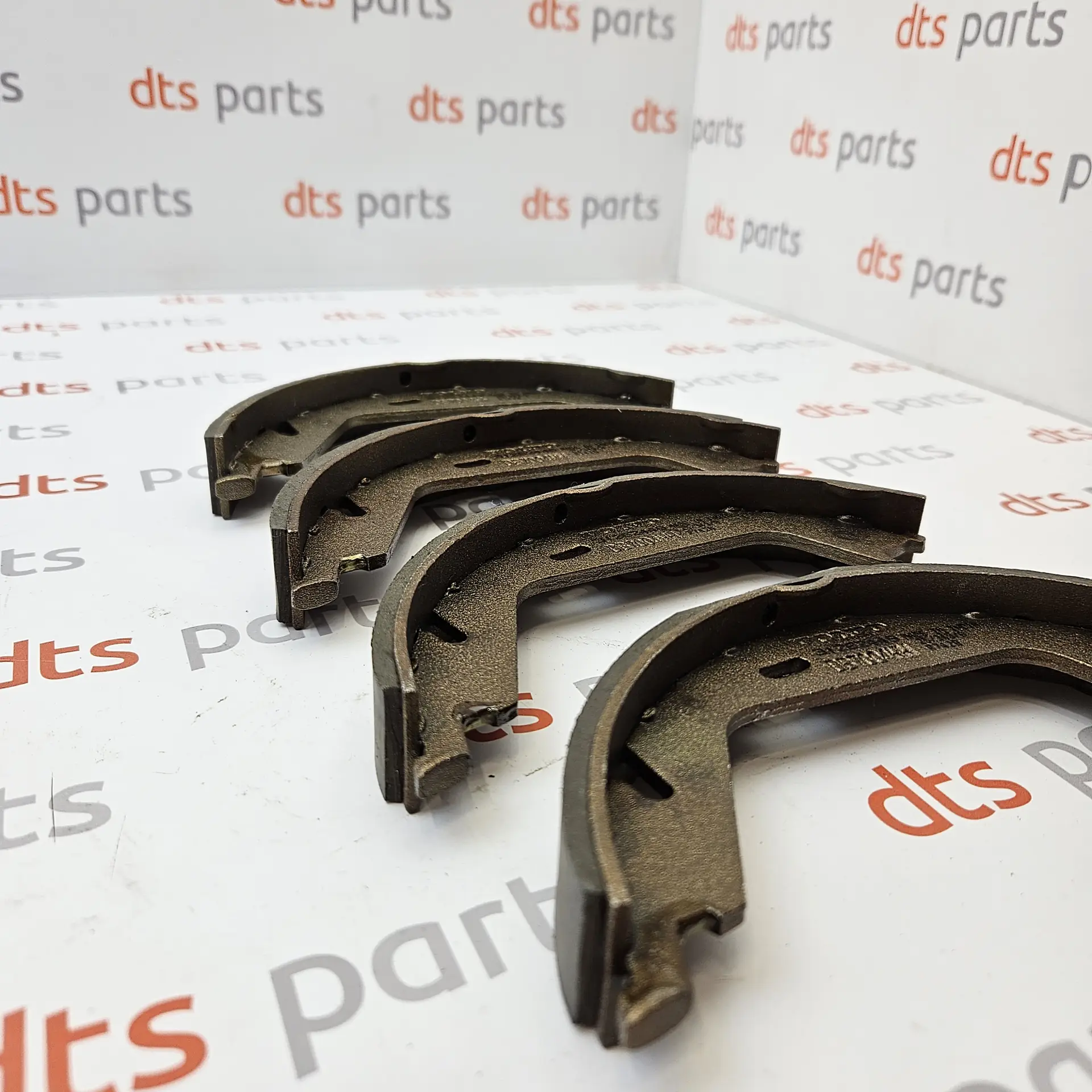OEM Volvo 31262874 – Parking brake shoe set