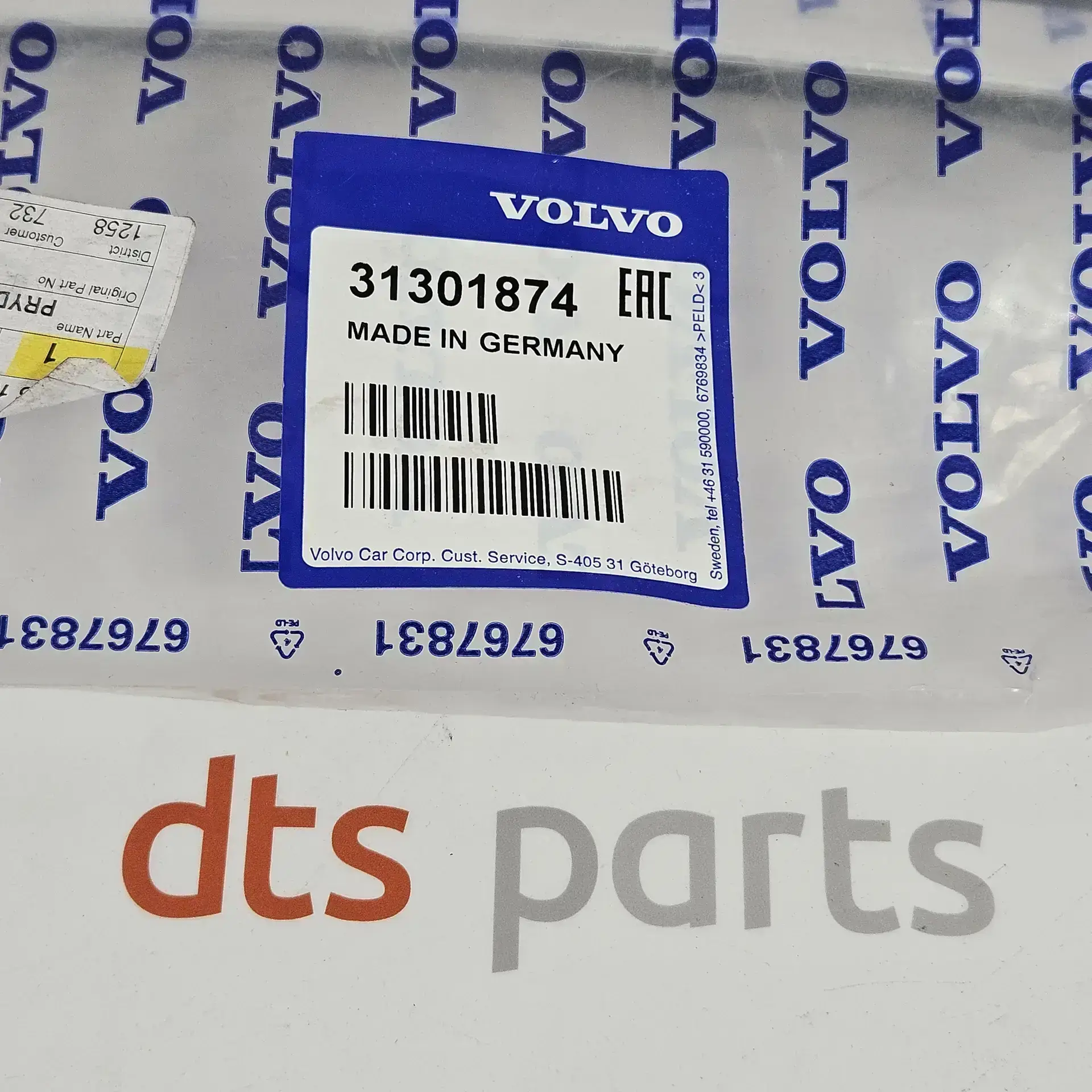 OEM Volvo 31301874 – Front left door window trim