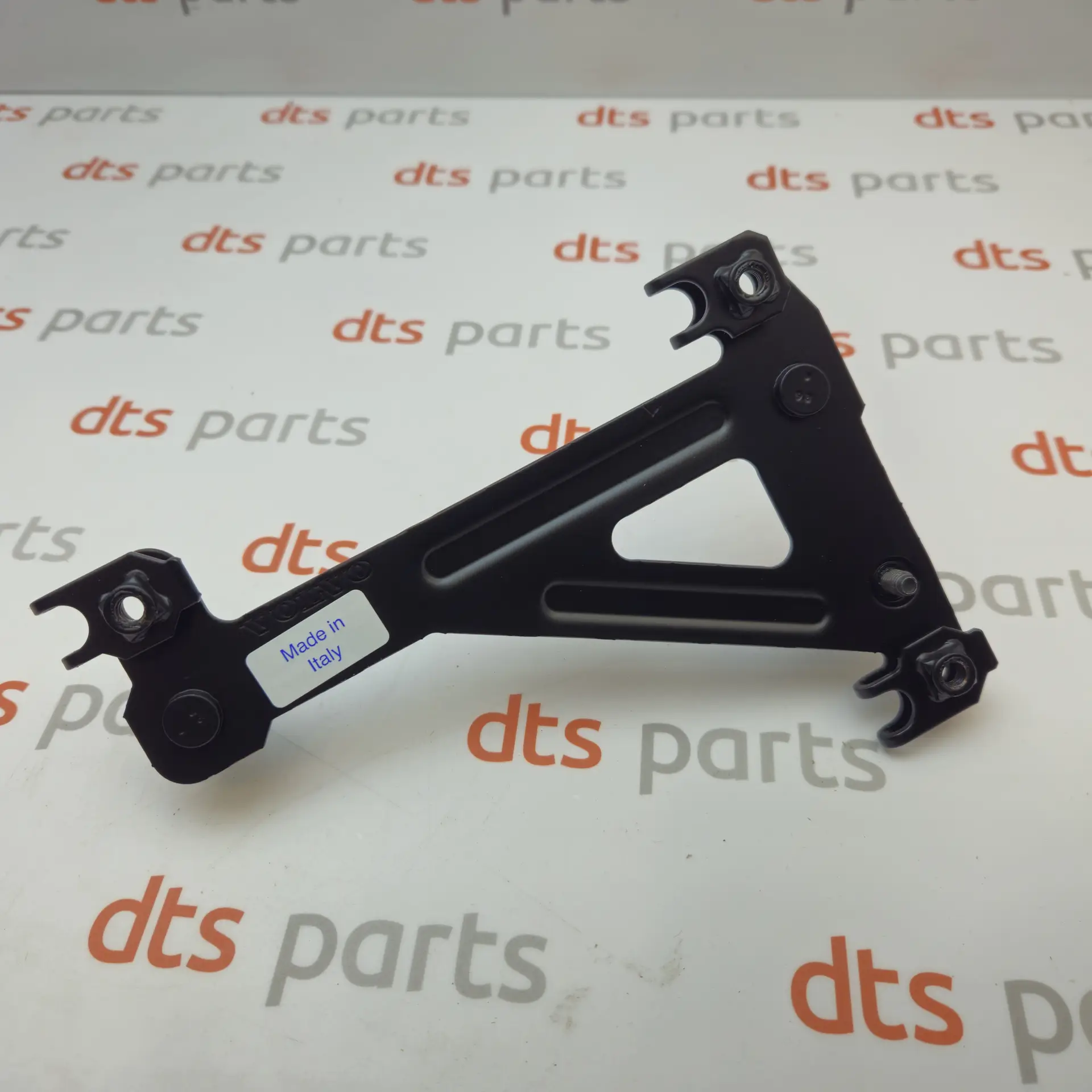 OEM Volvo 31313621 – Rear left distronic sensor bracket