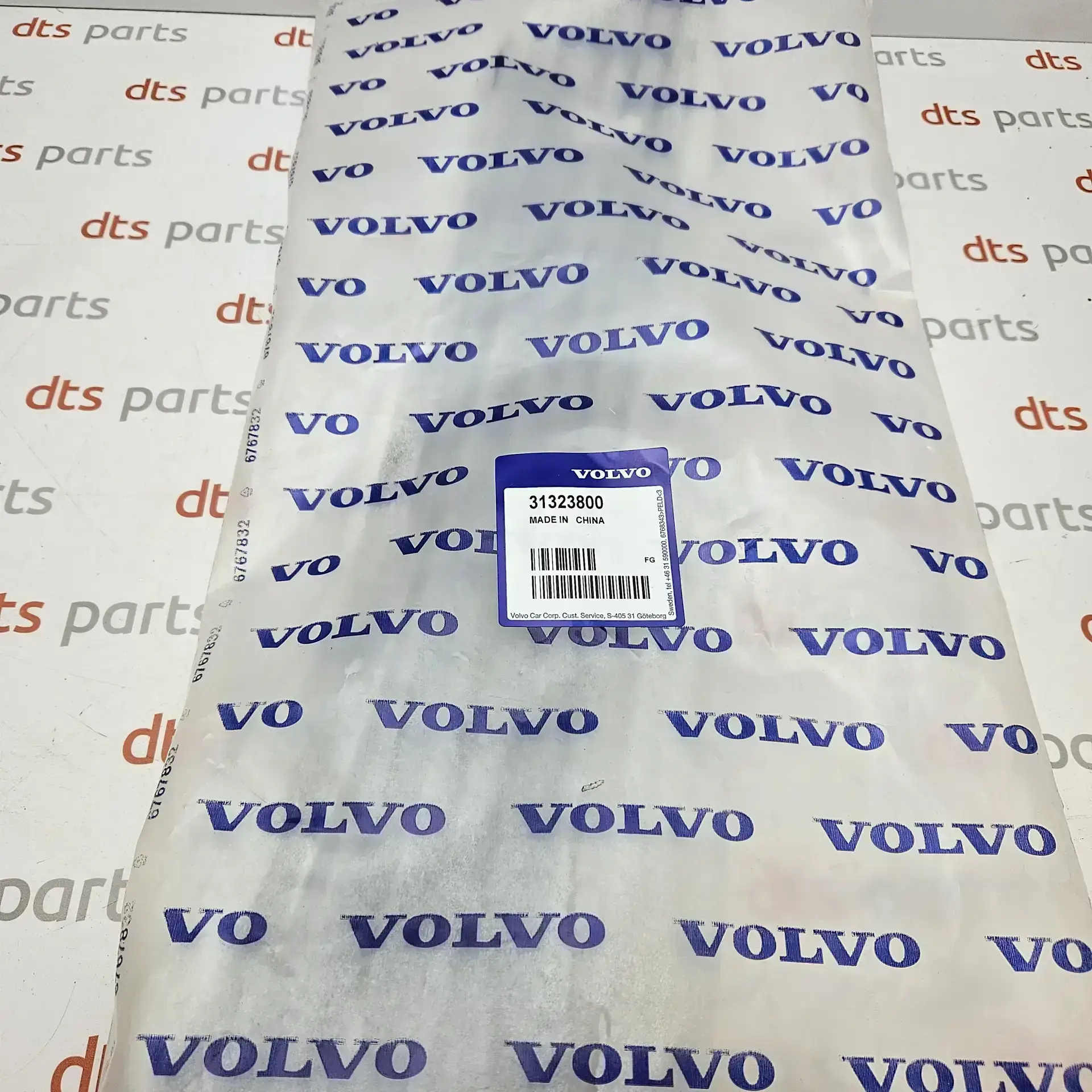 OEM Volvo 31323800 – Left bumper grille LH