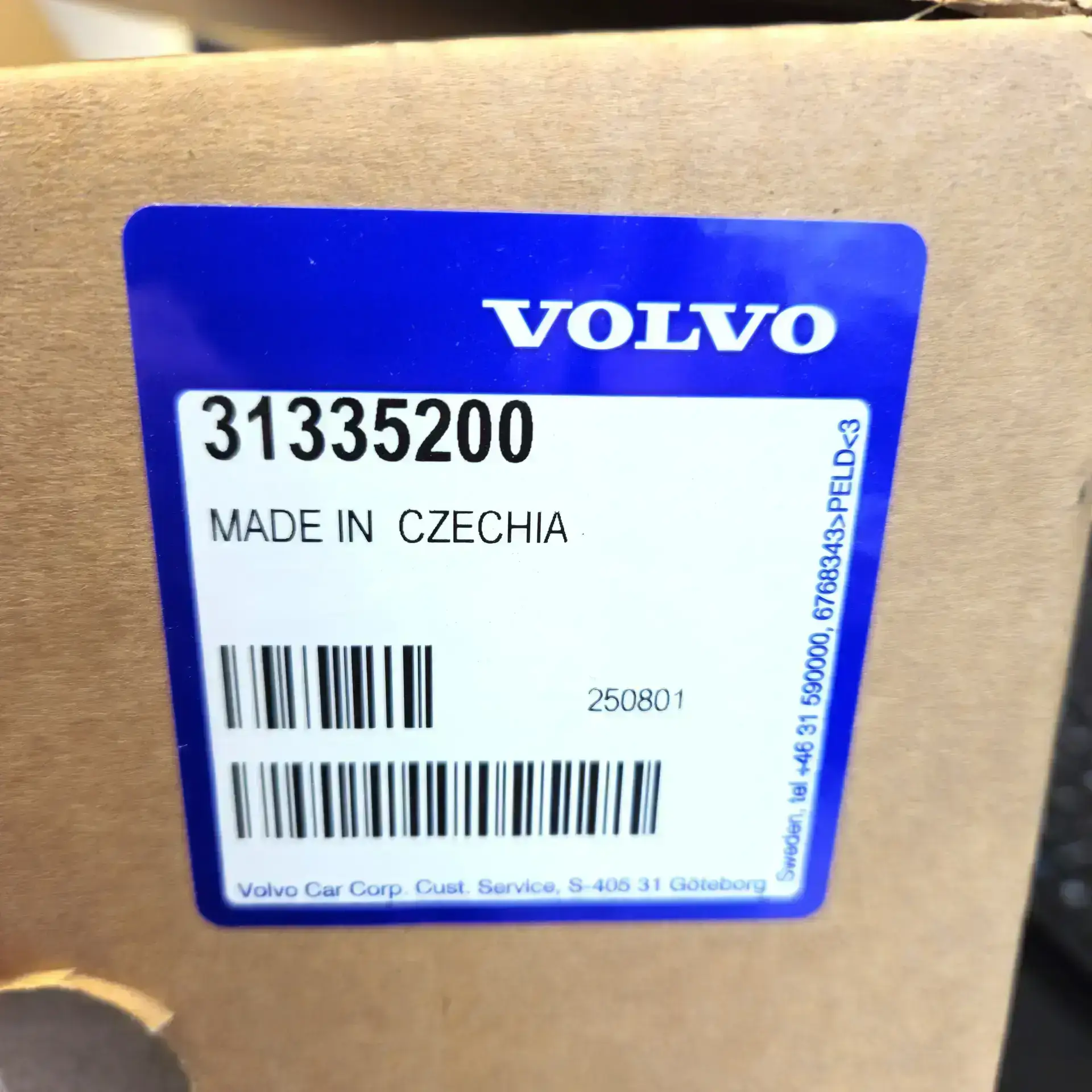 OEM Volvo 31335200 – Right headlight