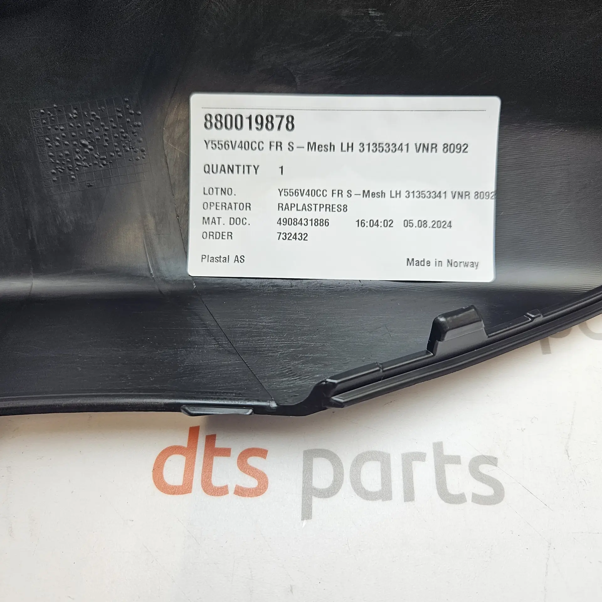 OEM Volvo 31353341 – Front bumper corner part panel trim