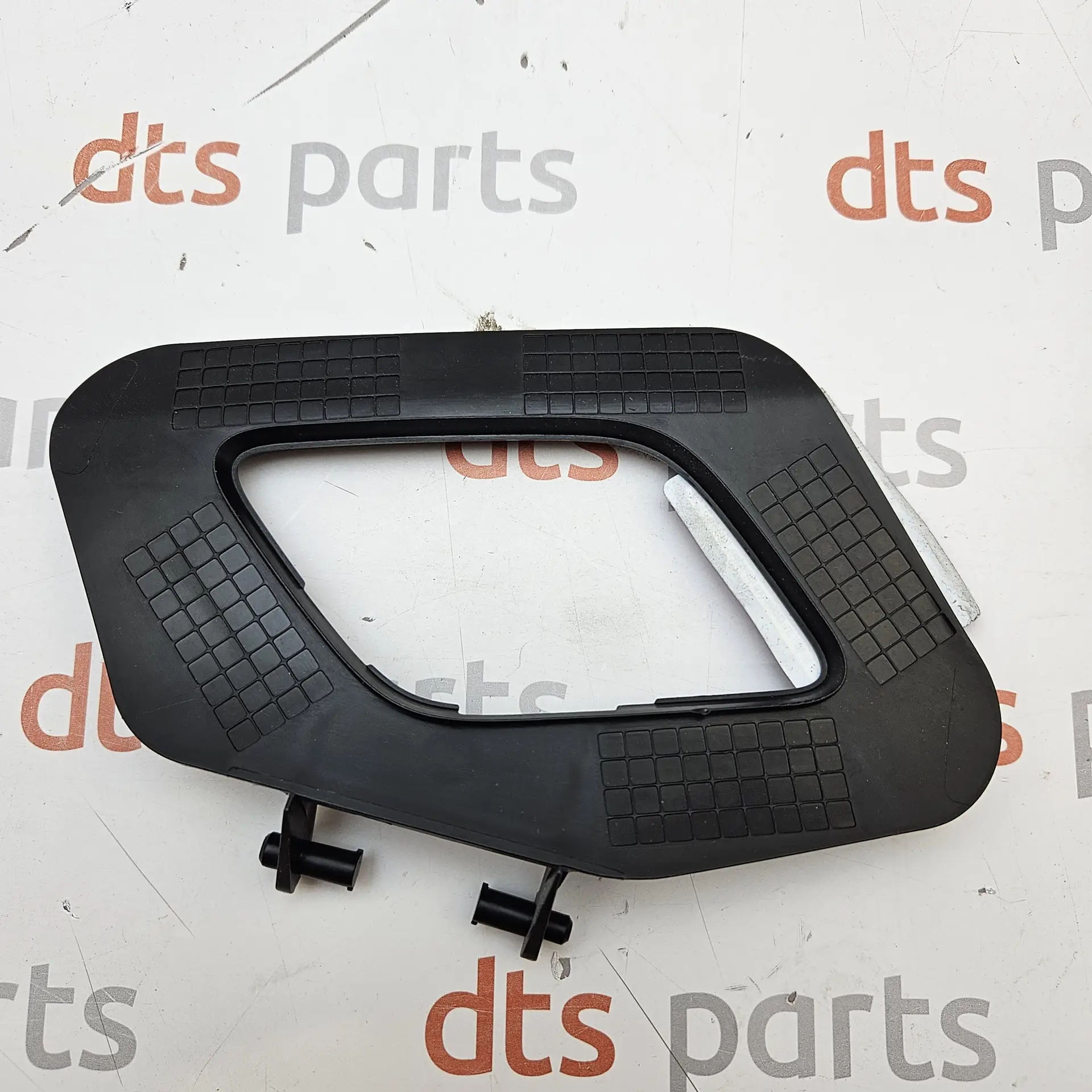 OEM Volvo 31383110 – Headlight washer nozzle bracket