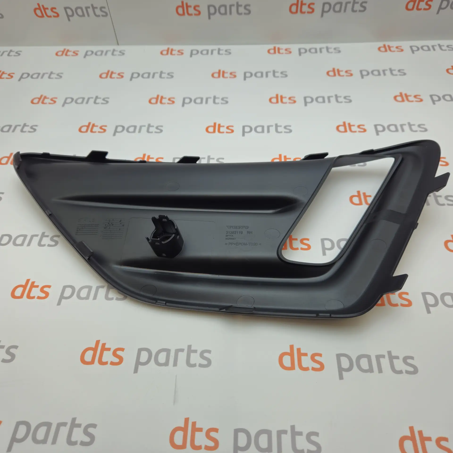 OEM Volvo 31383119 – Front right bumper molding