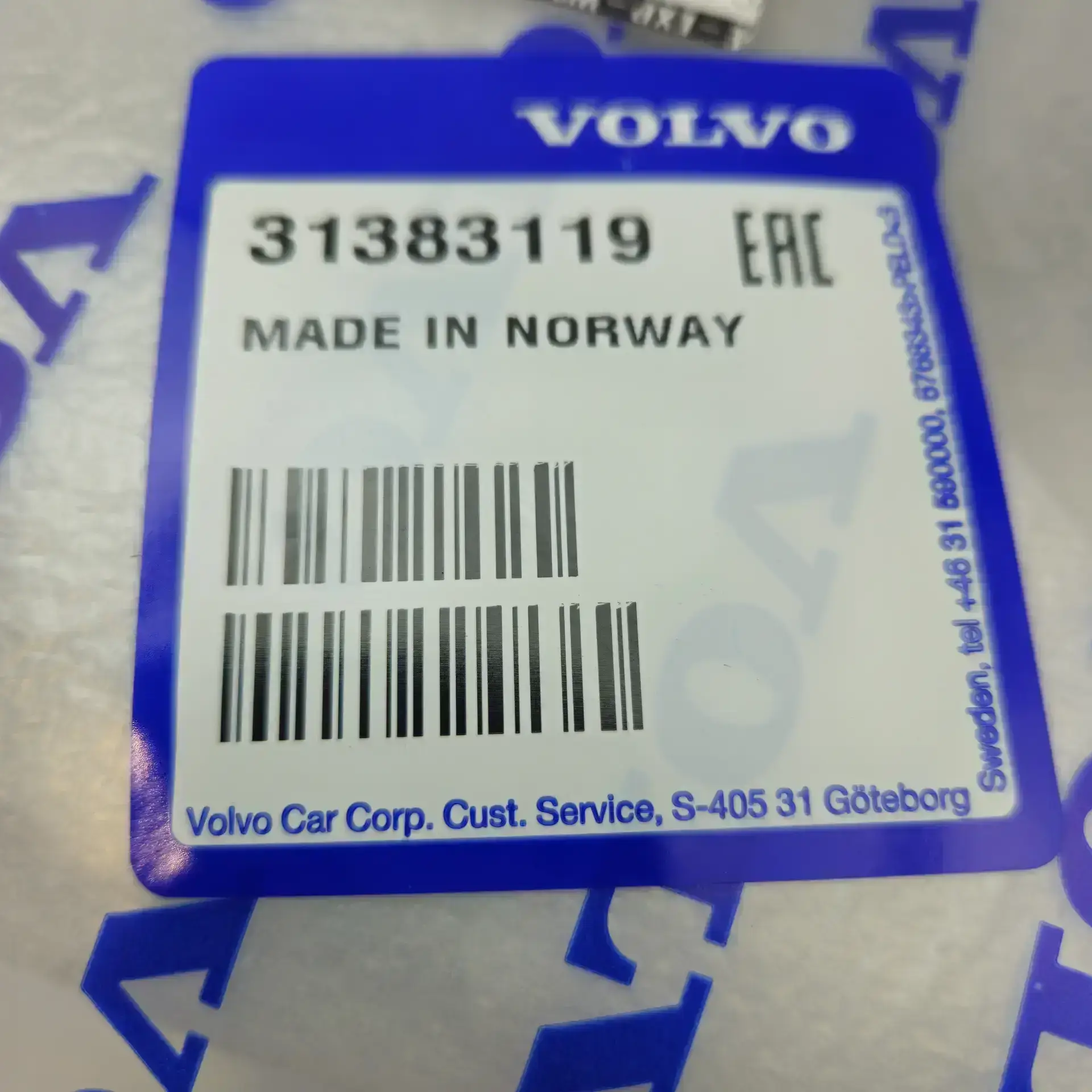 OEM Volvo 31383119 – Front right bumper molding