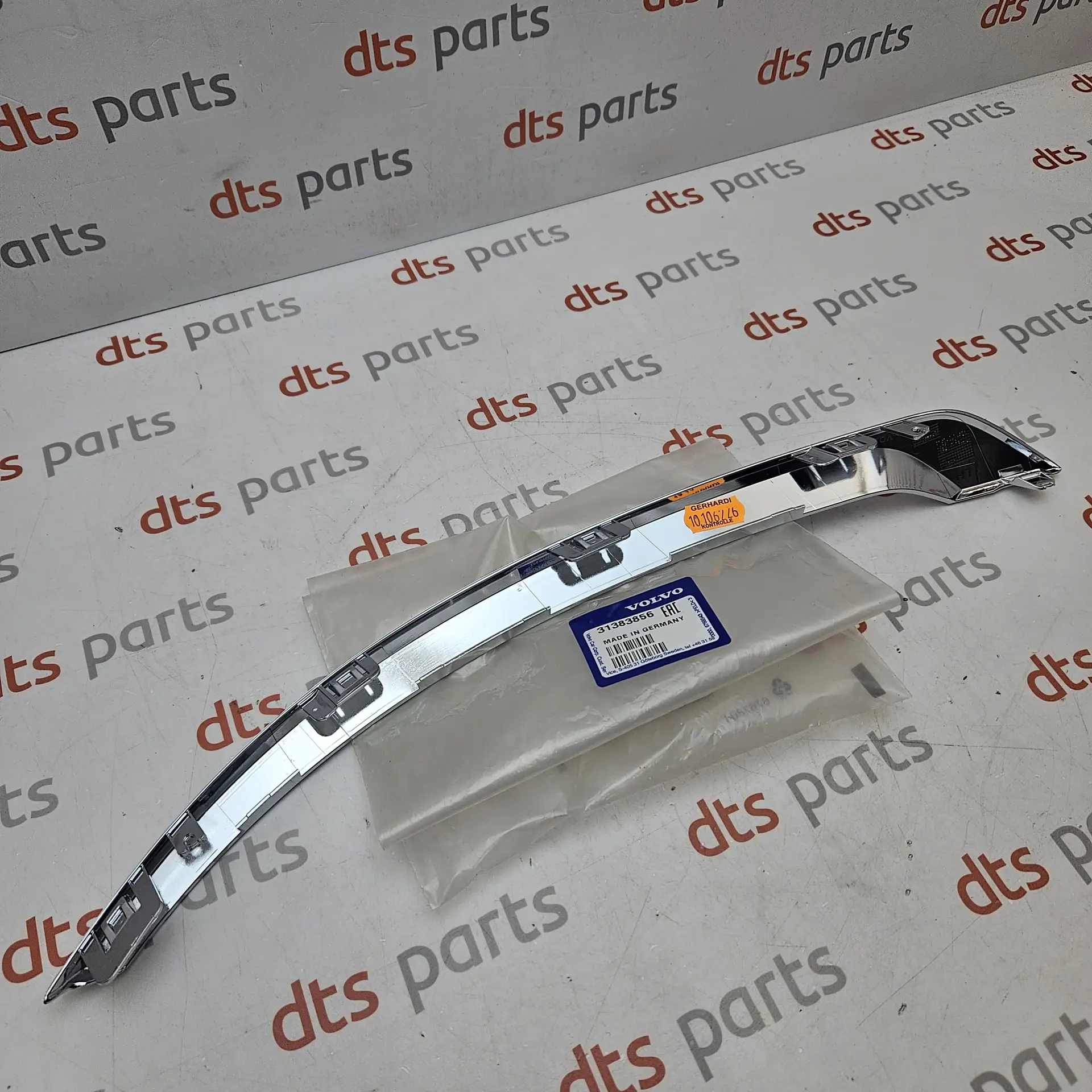OEM Volvo 31383856 – Rear bumper left chrome trim moulding