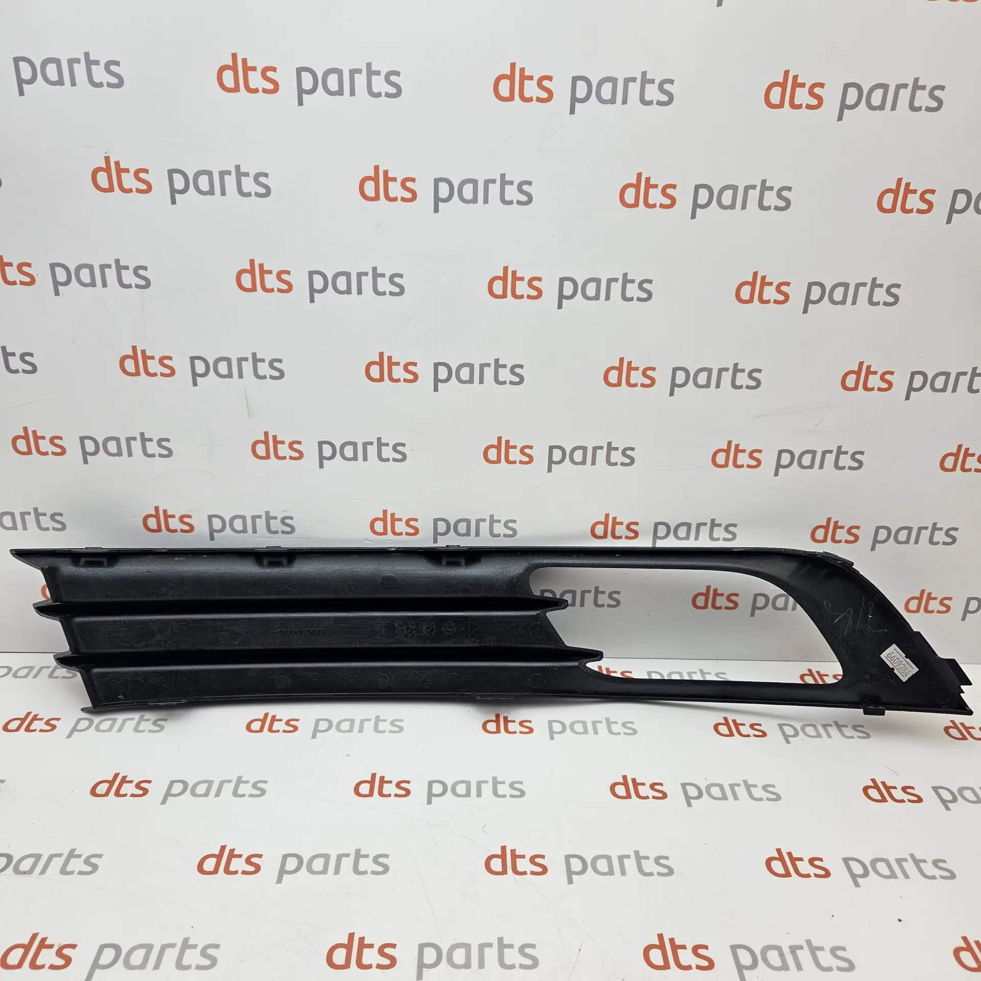 OEM Volvo 31386628 – Front fog light trim/grill