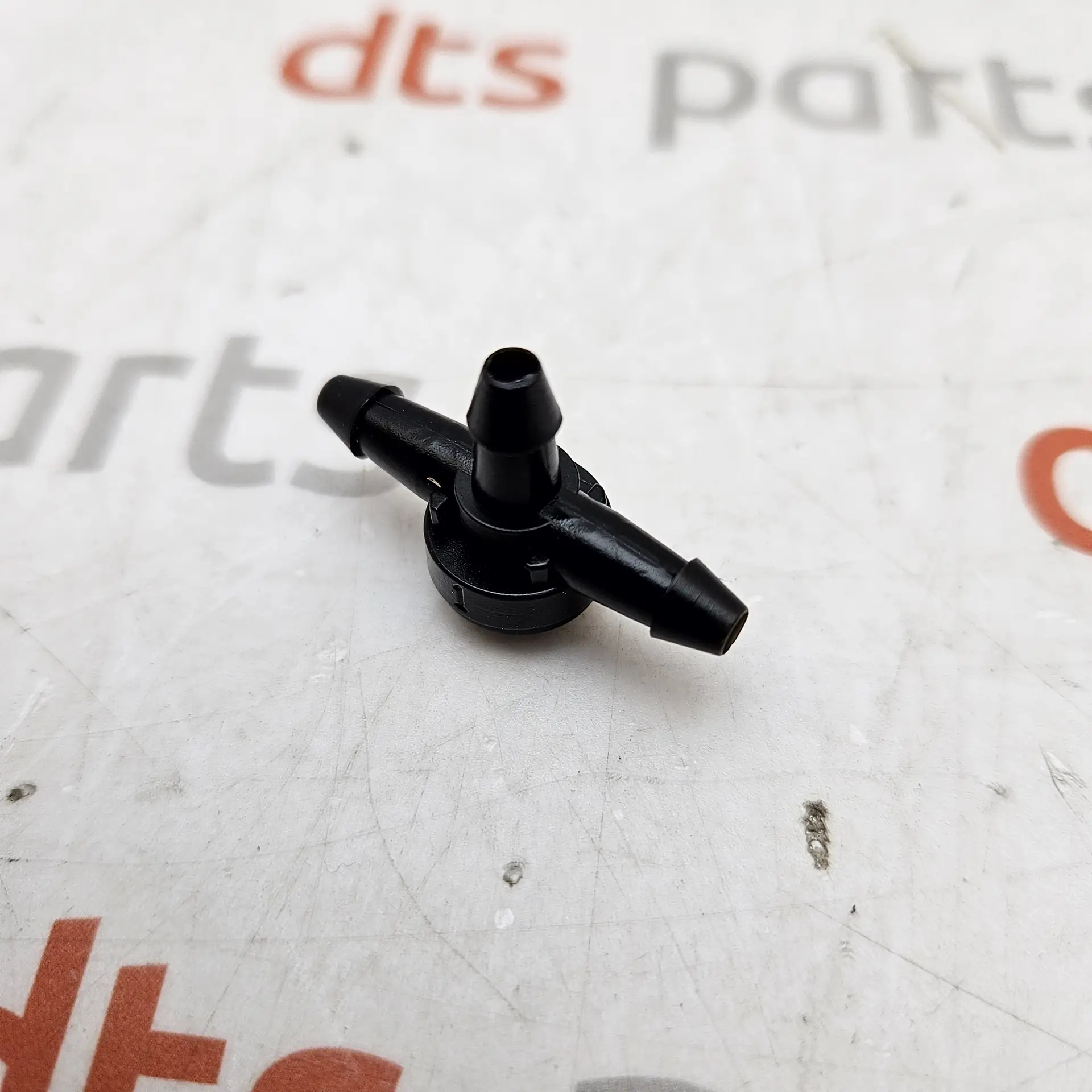 OEM Volvo 31391513 – Windshield washer fluid line 3-way T-junction connector check valve