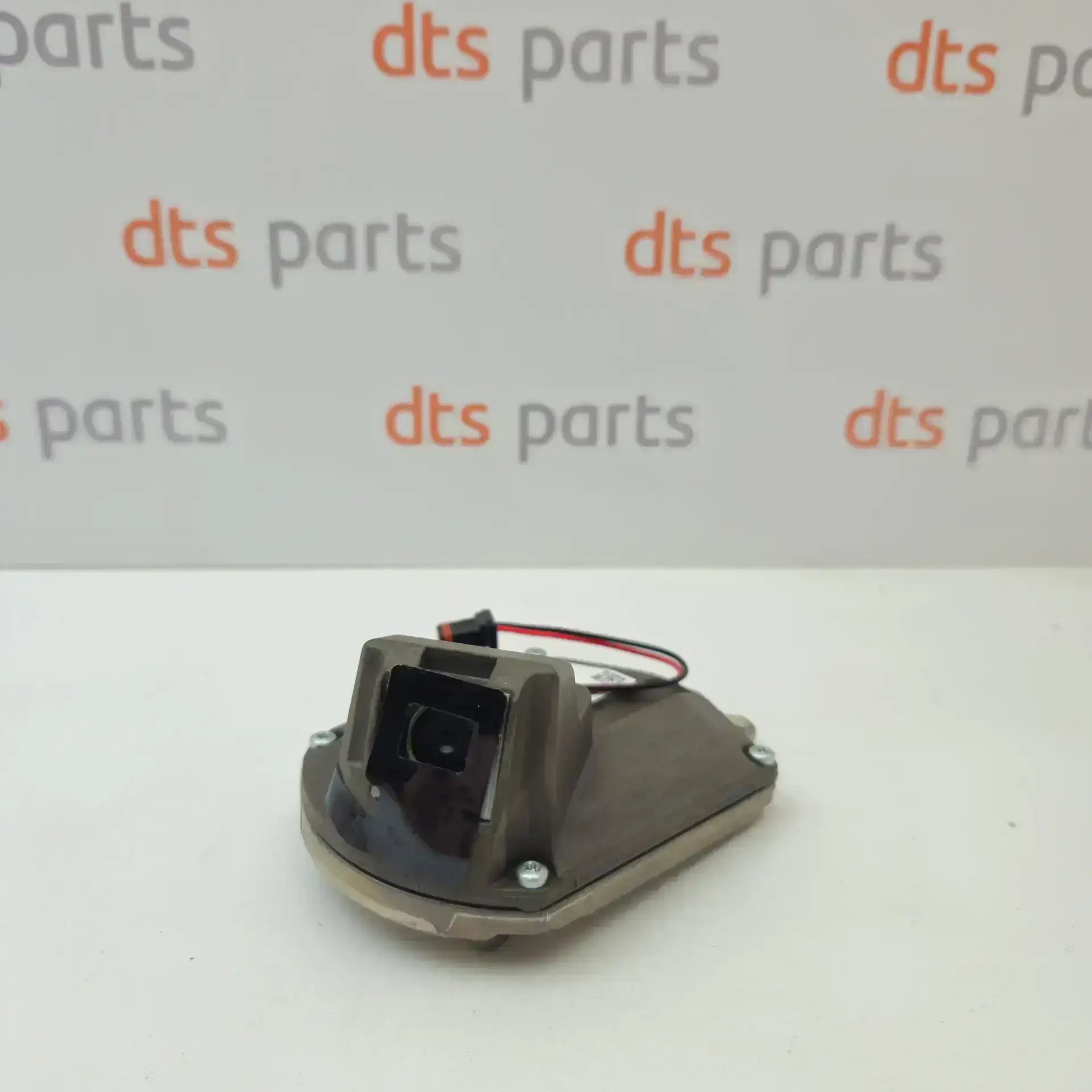 OEM Volvo 31402013 – Right rear view mirror camera