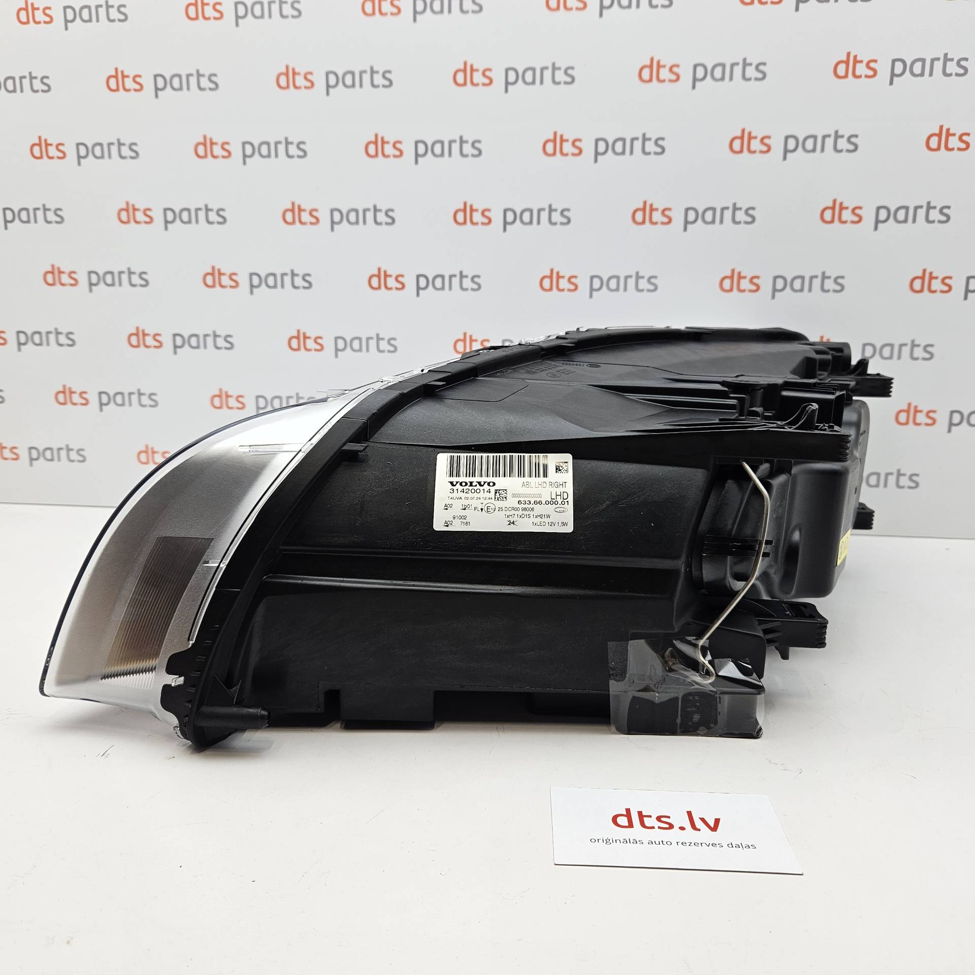 OEM Volvo 31420082 – Front, right Xenon headlight