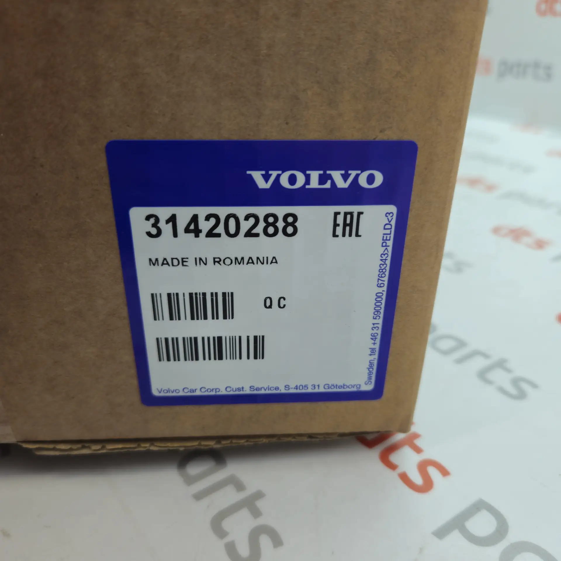 OEM Volvo 31420288 – Right front halogen headlight assembly