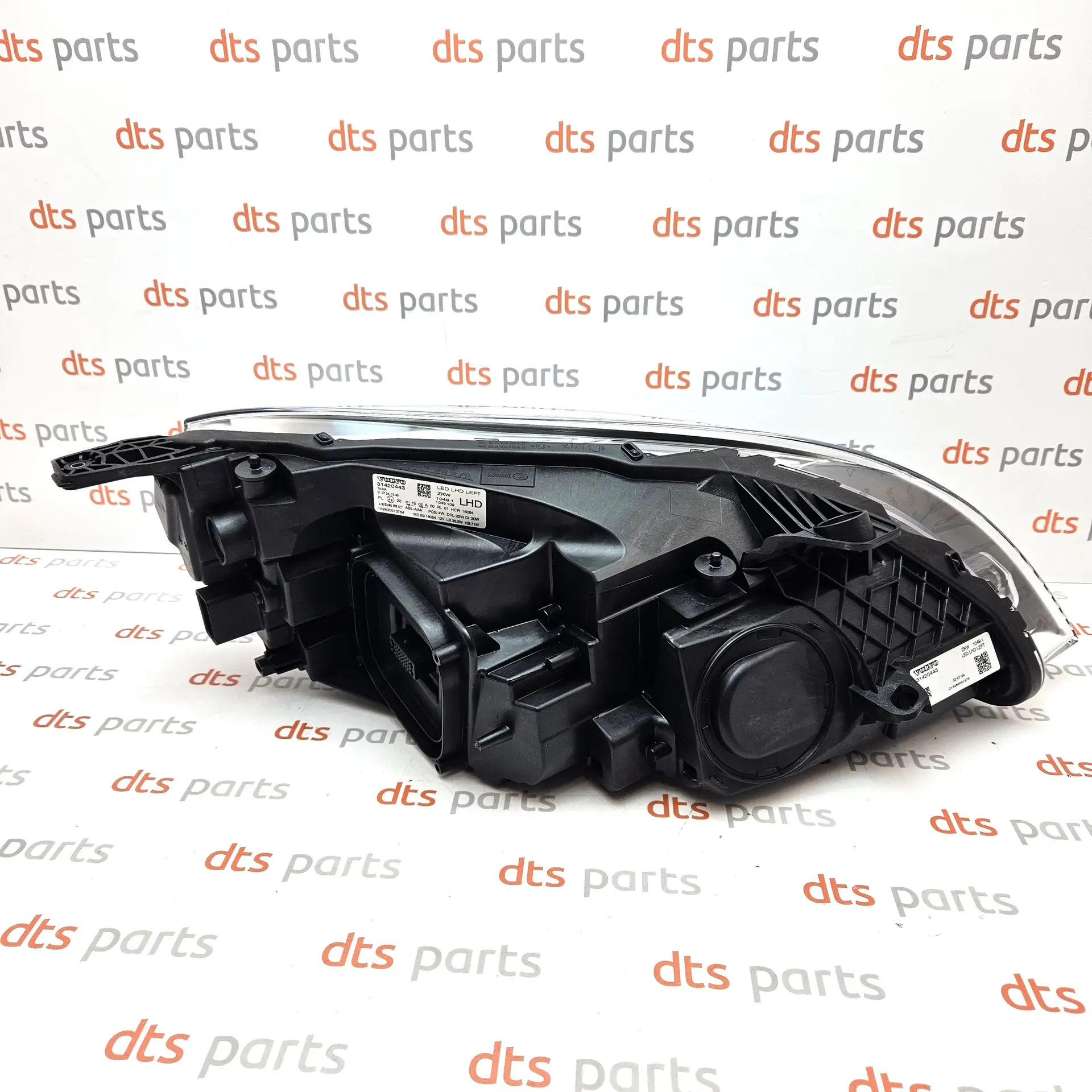 OEM Volvo 31467072 – Headlights.  LED. (Left)