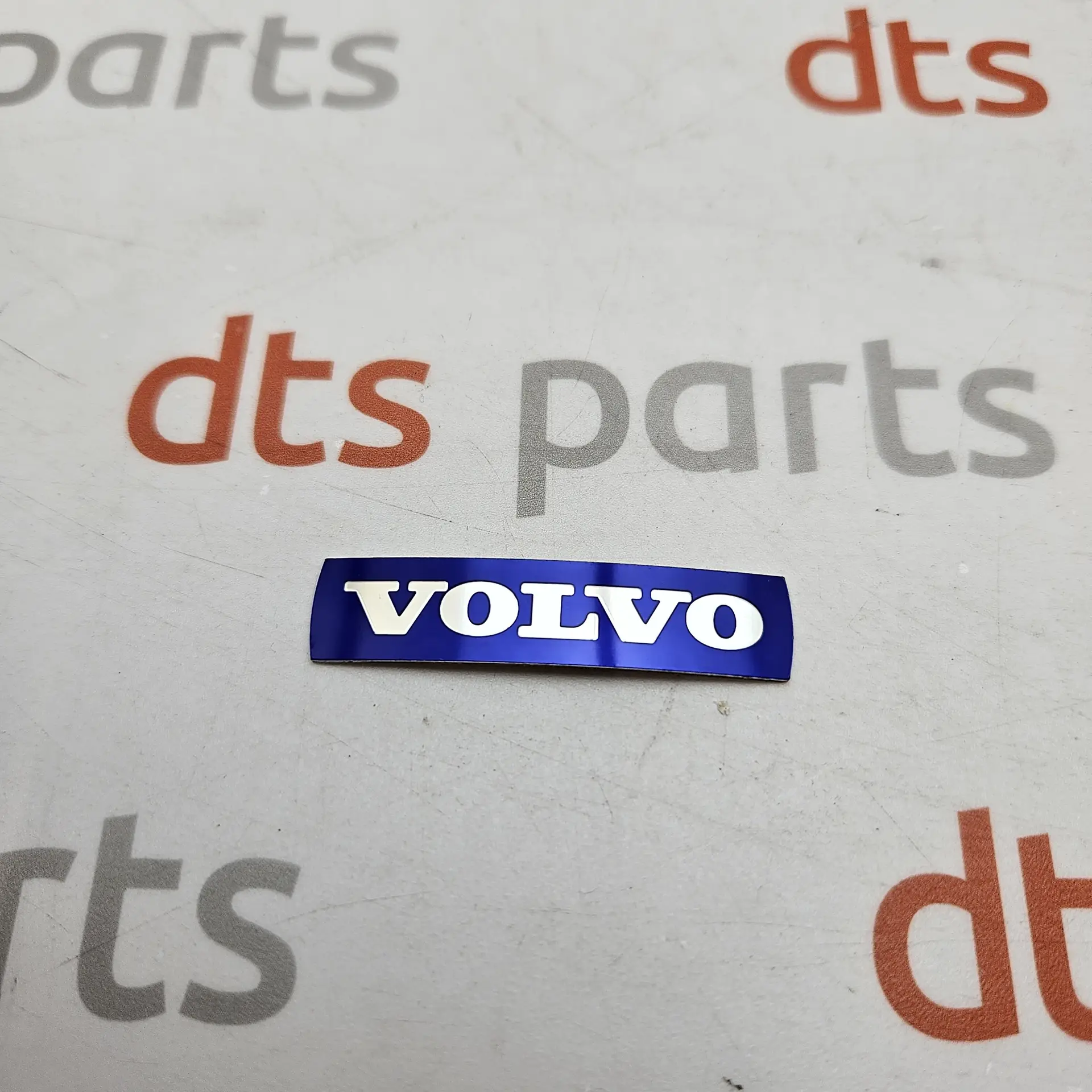 OEM Volvo 31467395 – Emblem, steering wheel Fits S60, S80, V60, V60 Cross Country