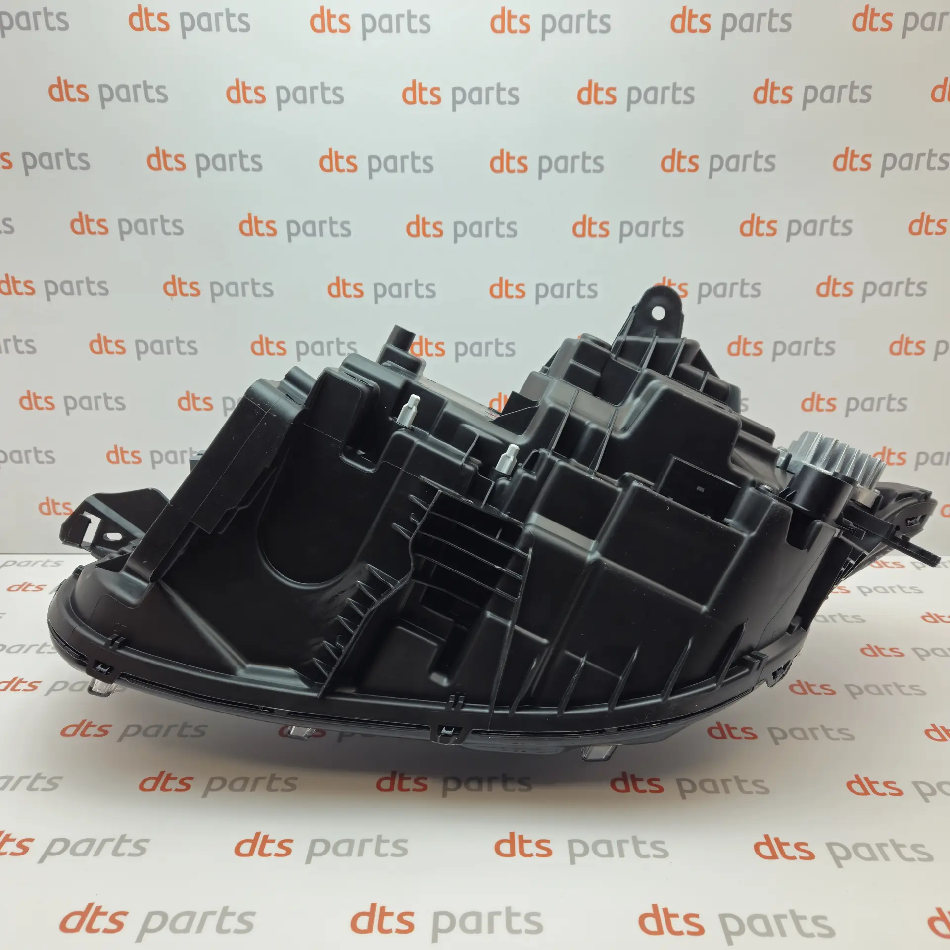 OEM Volvo 31655715 – Front right LED headlight