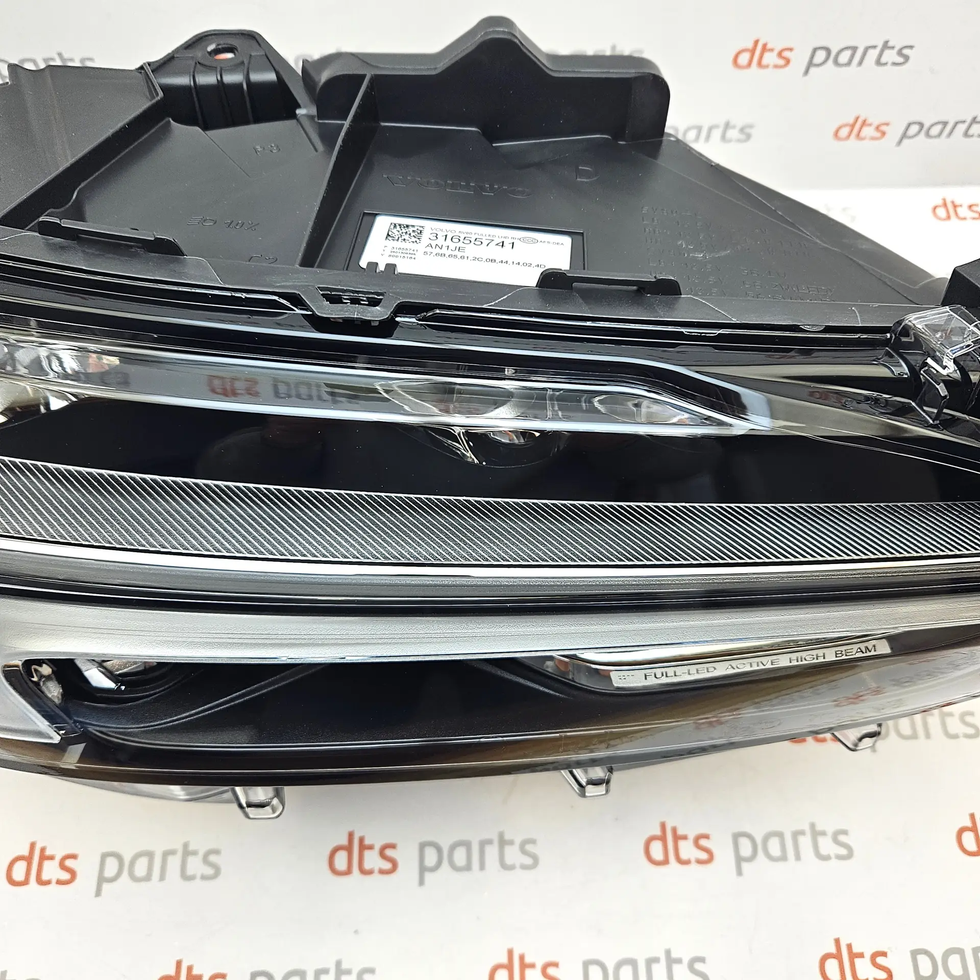 OEM Volvo 31655741 – RIGHT HEADLIGHT