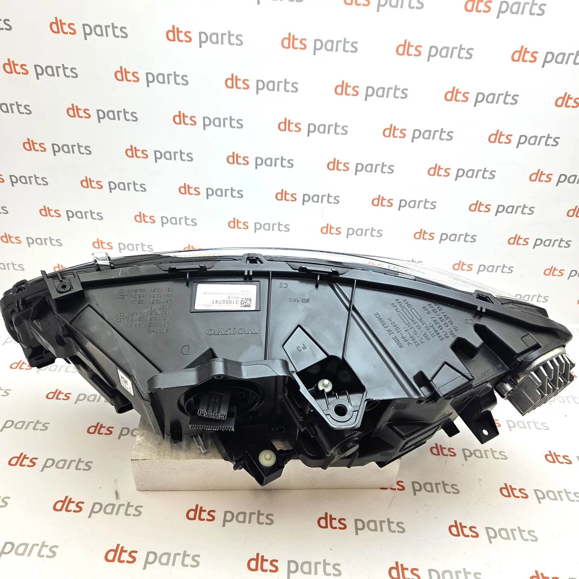 OEM Volvo 31655741 – RIGHT HEADLIGHT