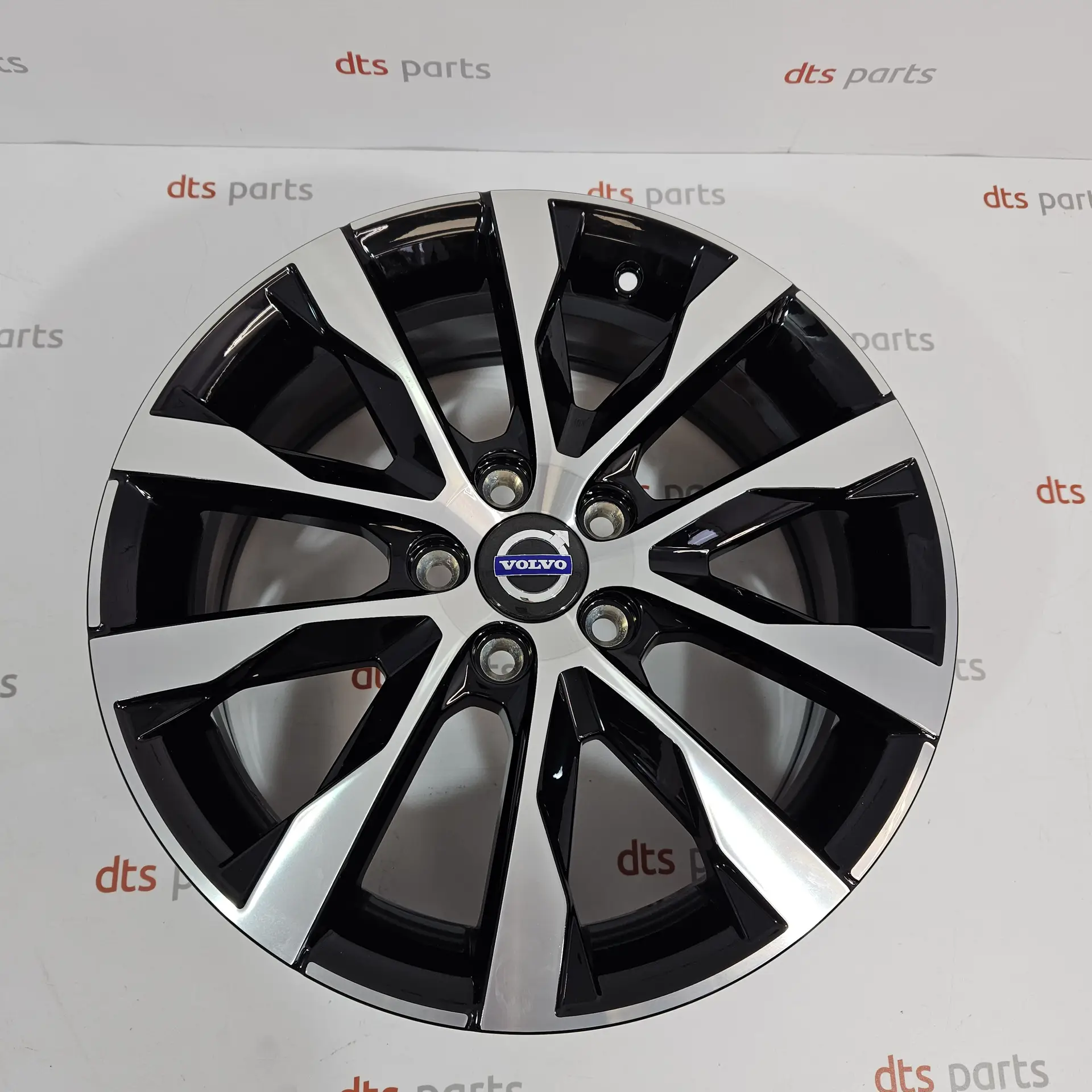 OEM Volvo 31664106 – Aluminum Rim Rodinia Volvo	V60 S60