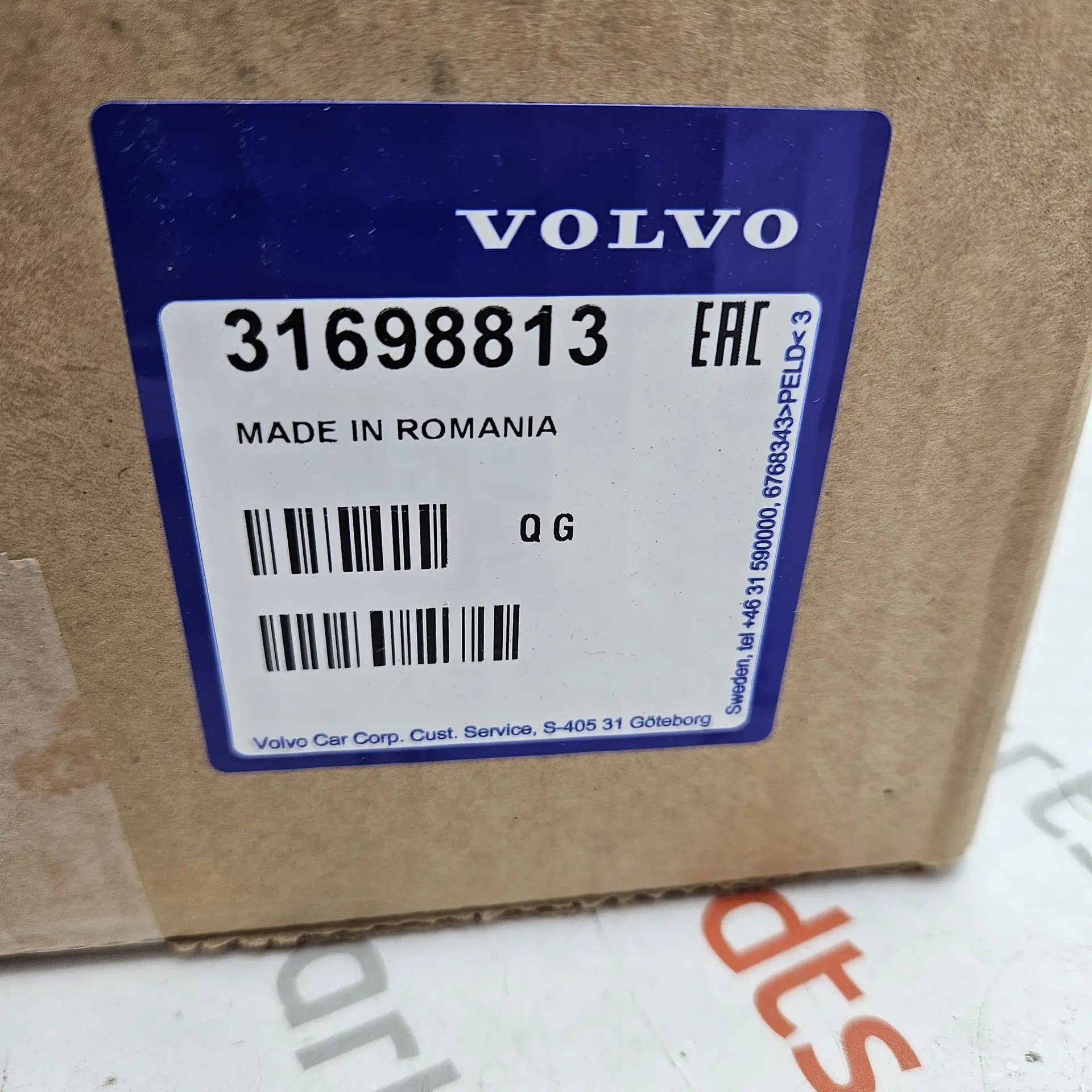 OEM Volvo 31698813 – Front headlight assembly right-hand side