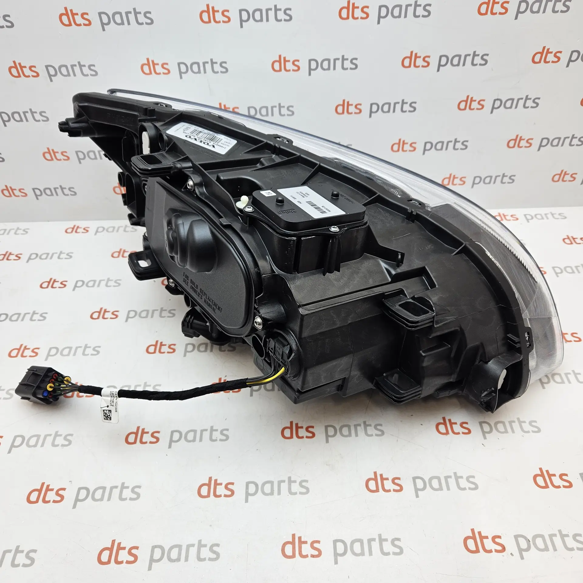 OEM Volvo 31698818 – Left xenon headlight