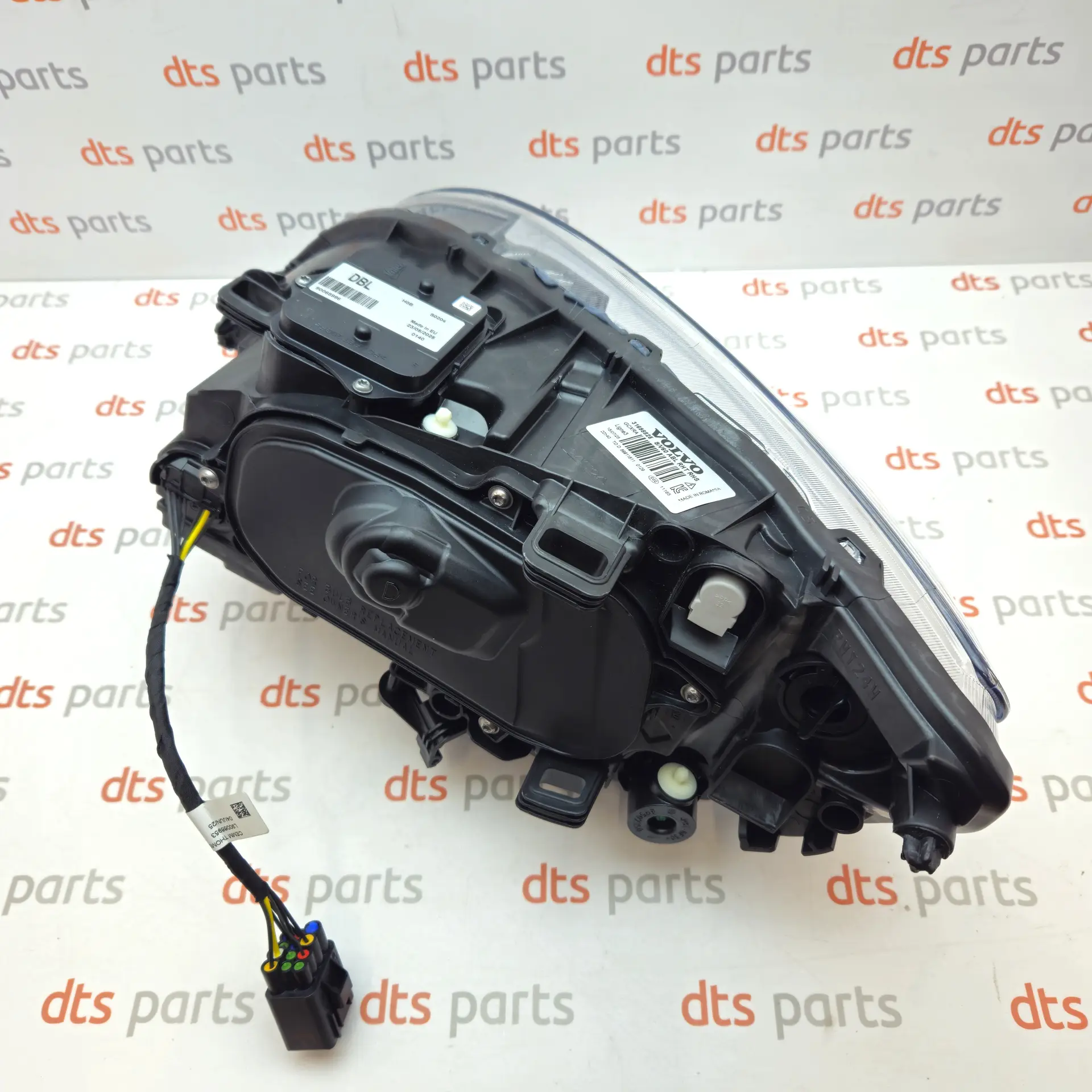 OEM Volvo 31698825 – Right headlight