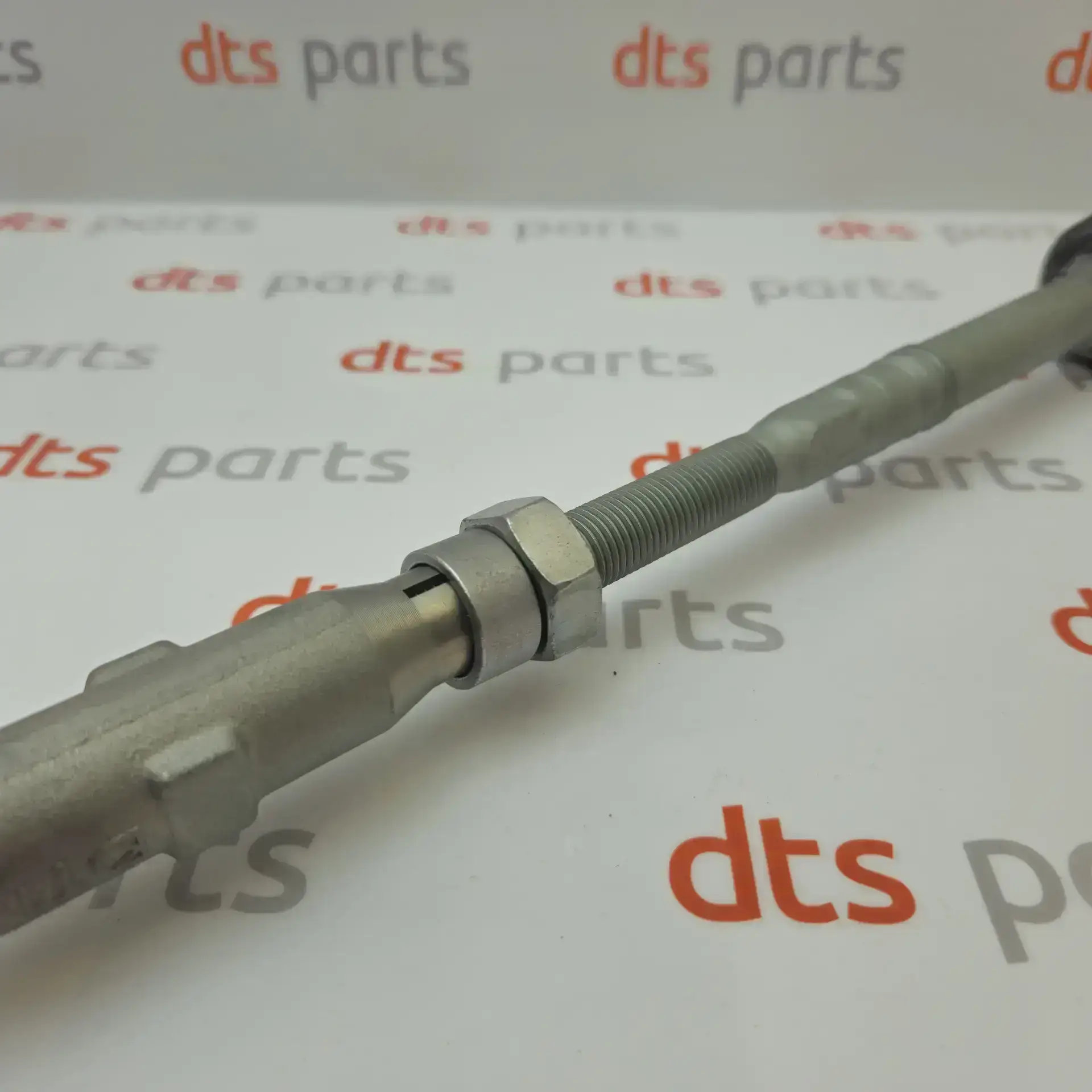 OEM BMW 32106784719 – Right steering tie rod
