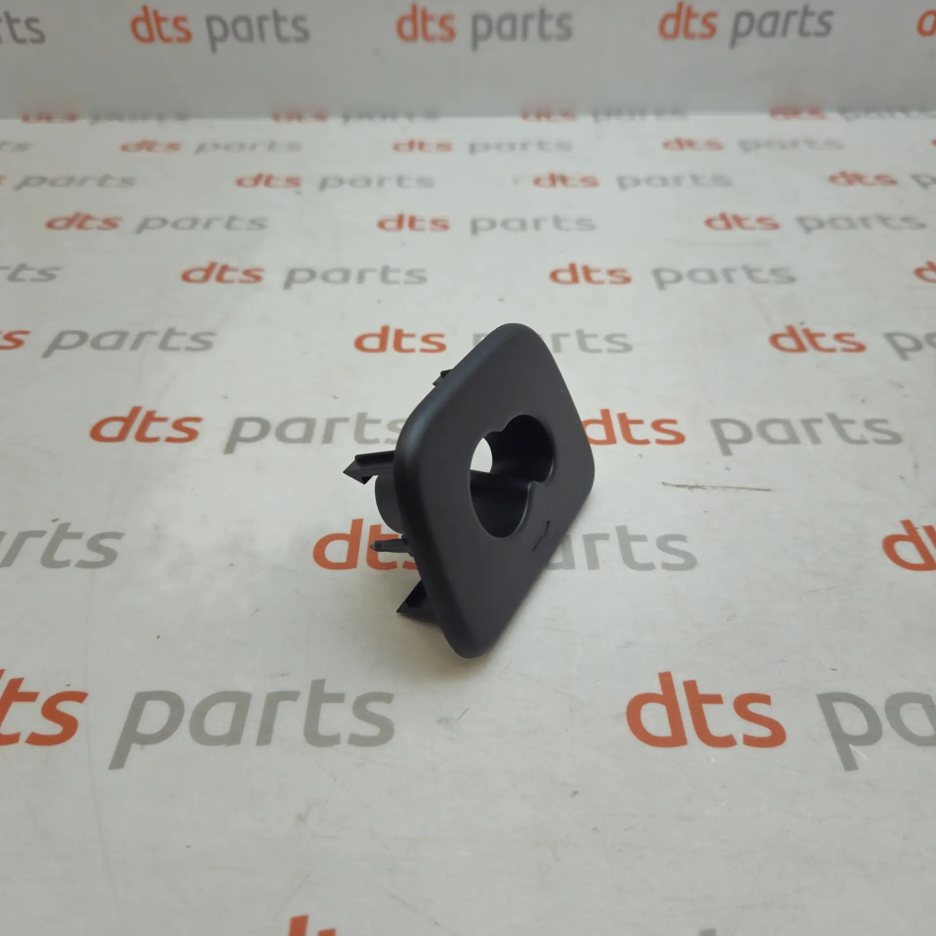 OEM Volvo 32130719 – Roof rack slot cover